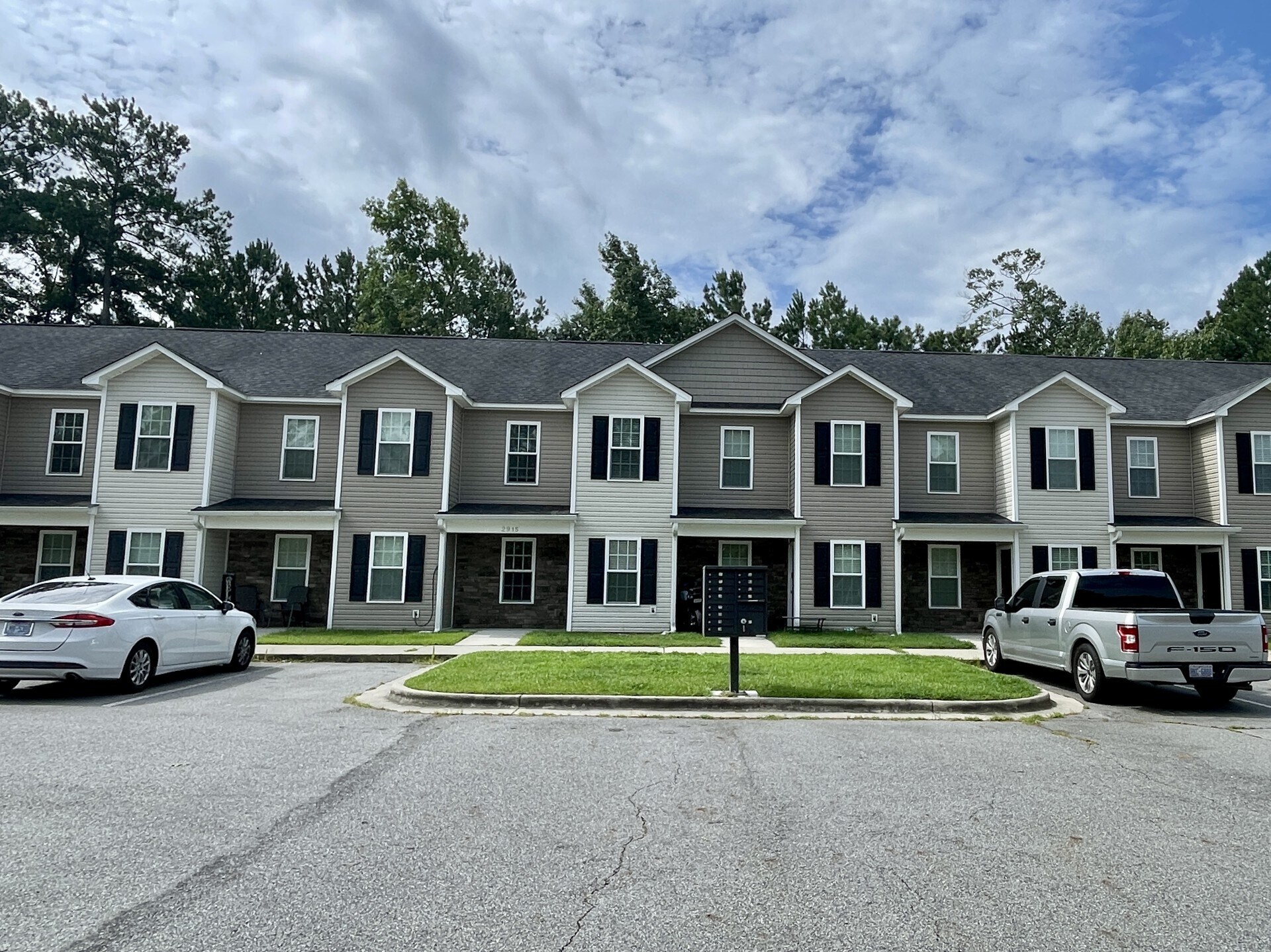 2915 Macgregor Downs Rd, Greenville, NC for Sale