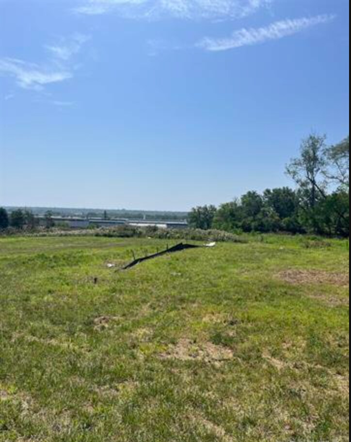 216 MASON Drive Riverdale, IA 52722 Land Property for Lease on