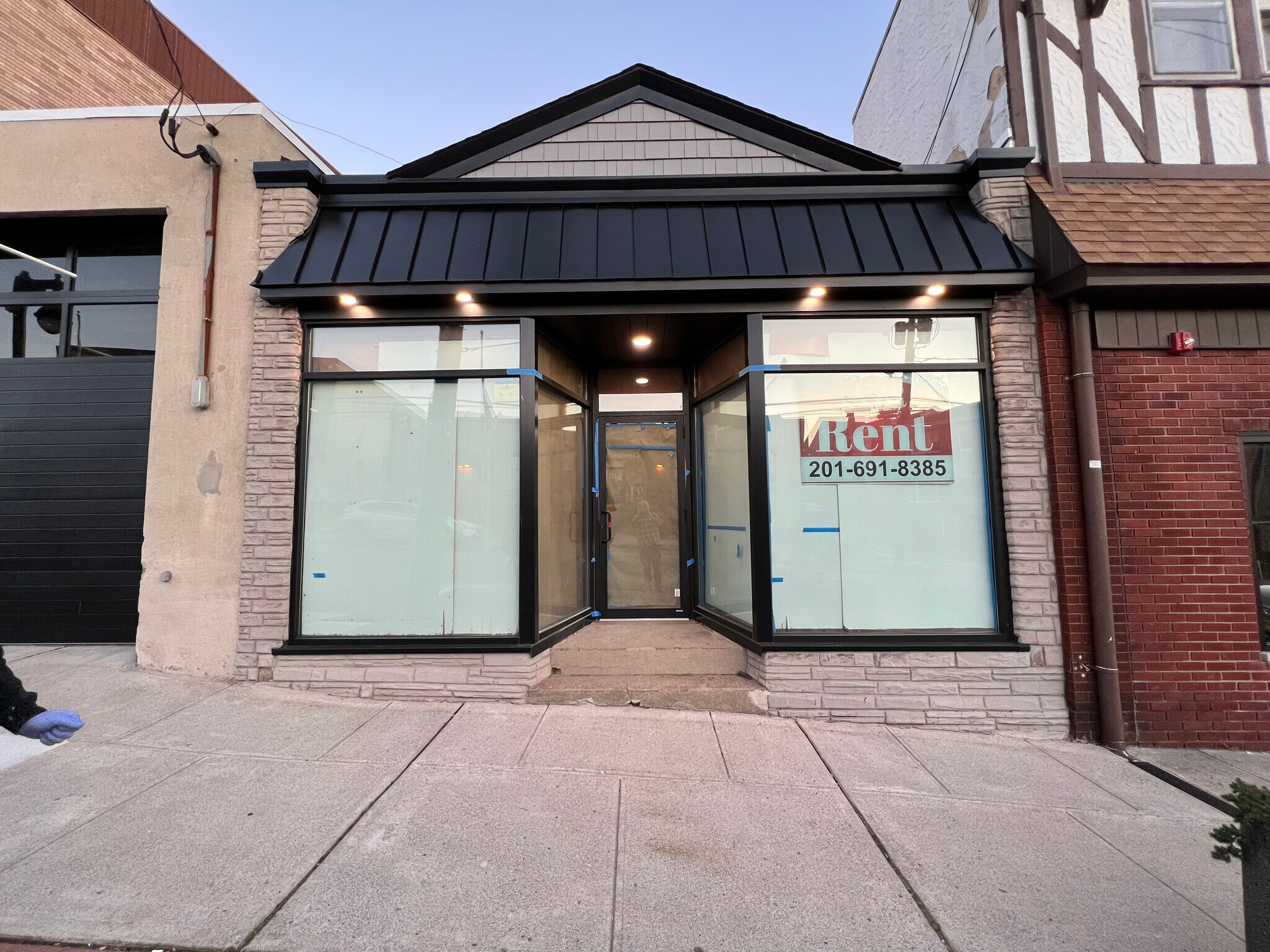 421 Hackensack St Carlstadt, NJ 07072 Retail Property for Lease on