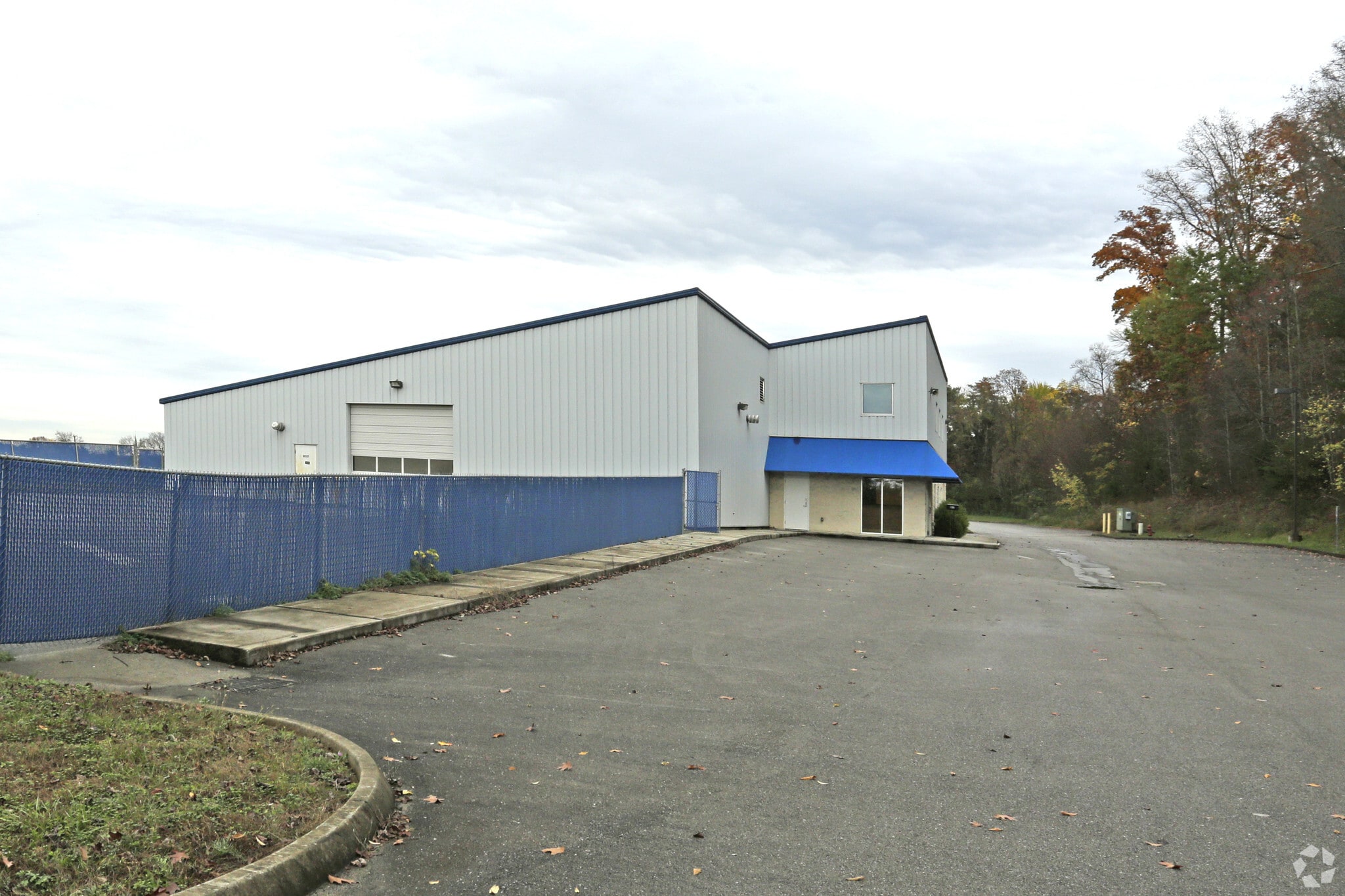 8812 Kingston Pike, Knoxville, TN for Rent