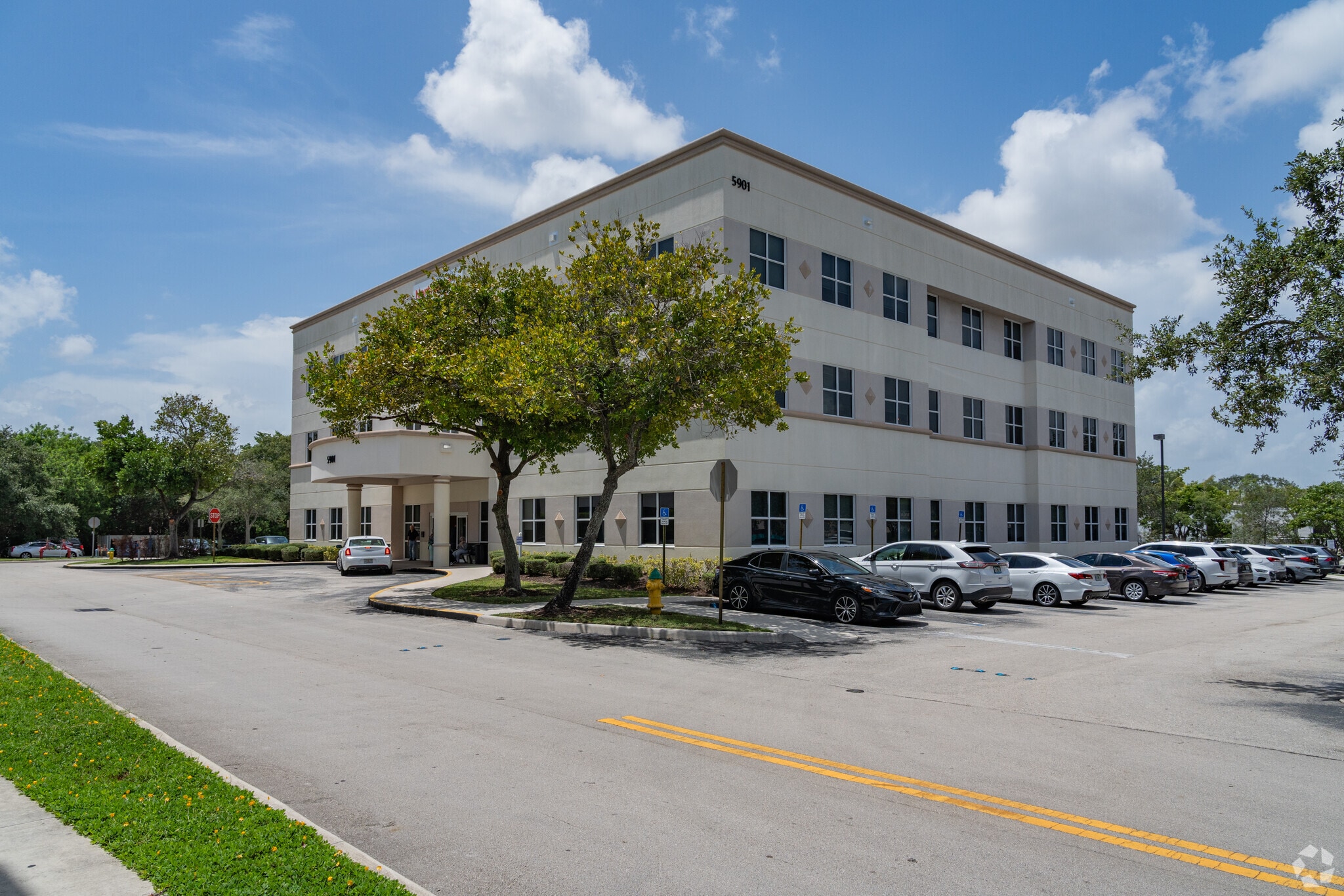 5901 Colonial Dr, Margate, FL for Rent