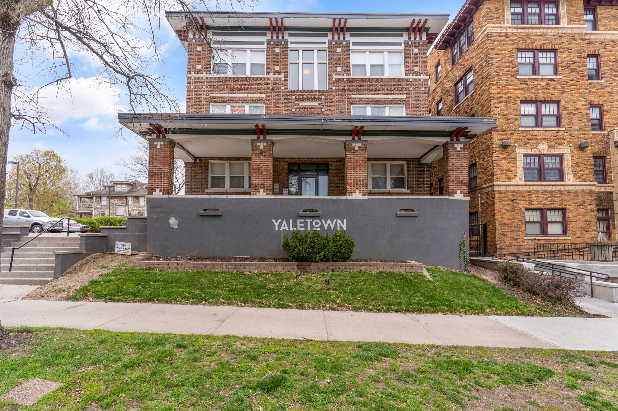 1305 E Armour Blvd Kansas City, MO 64109 MultiFamily Property for