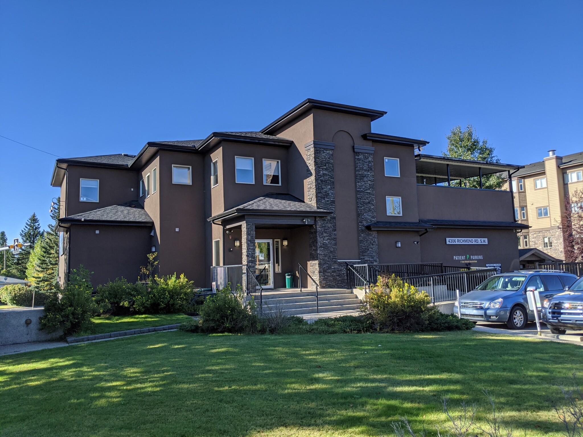 4306 Richmond Rd SW, Calgary, AB for Rent