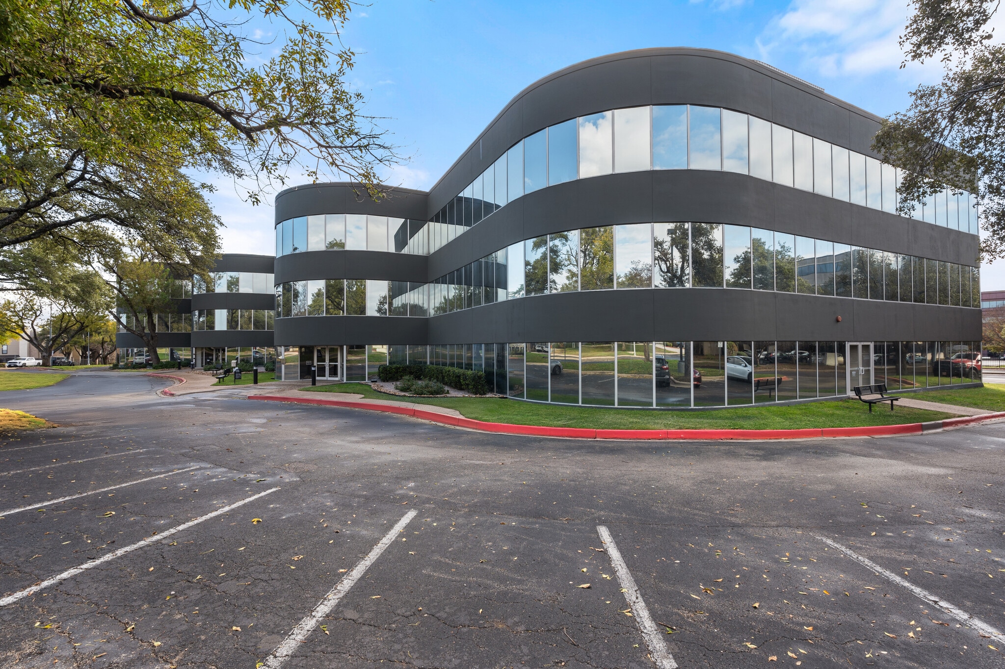 1033 La Posada Dr, Austin, TX for Rent