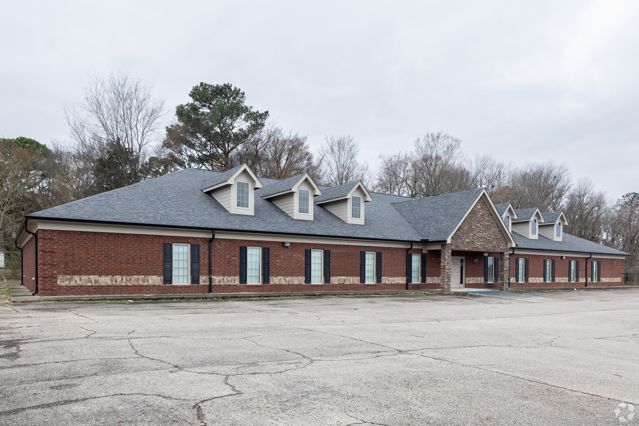 249A W Church St, Lexington, TN for Rent