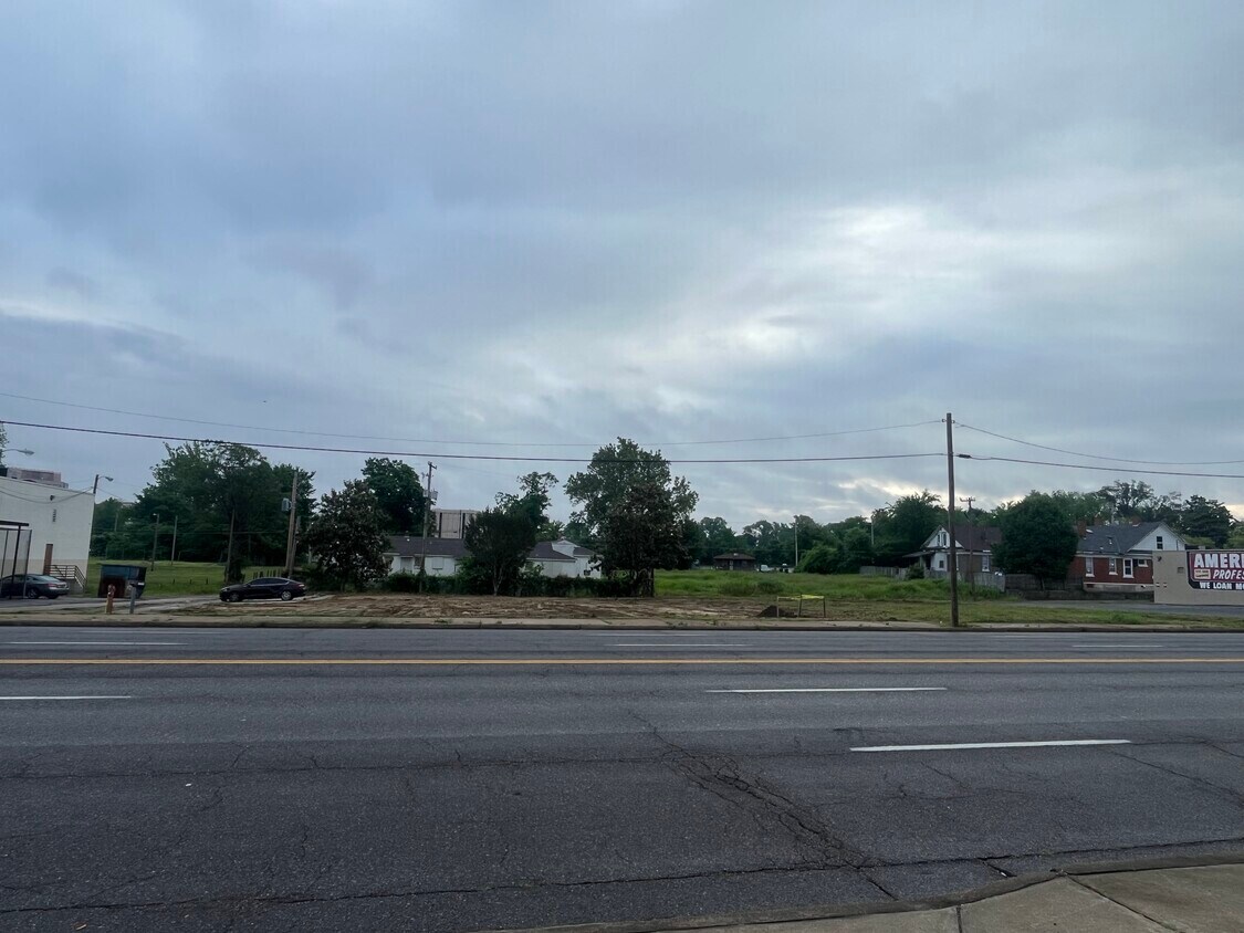 610-614 Poplar Ave, Memphis, TN for Sale