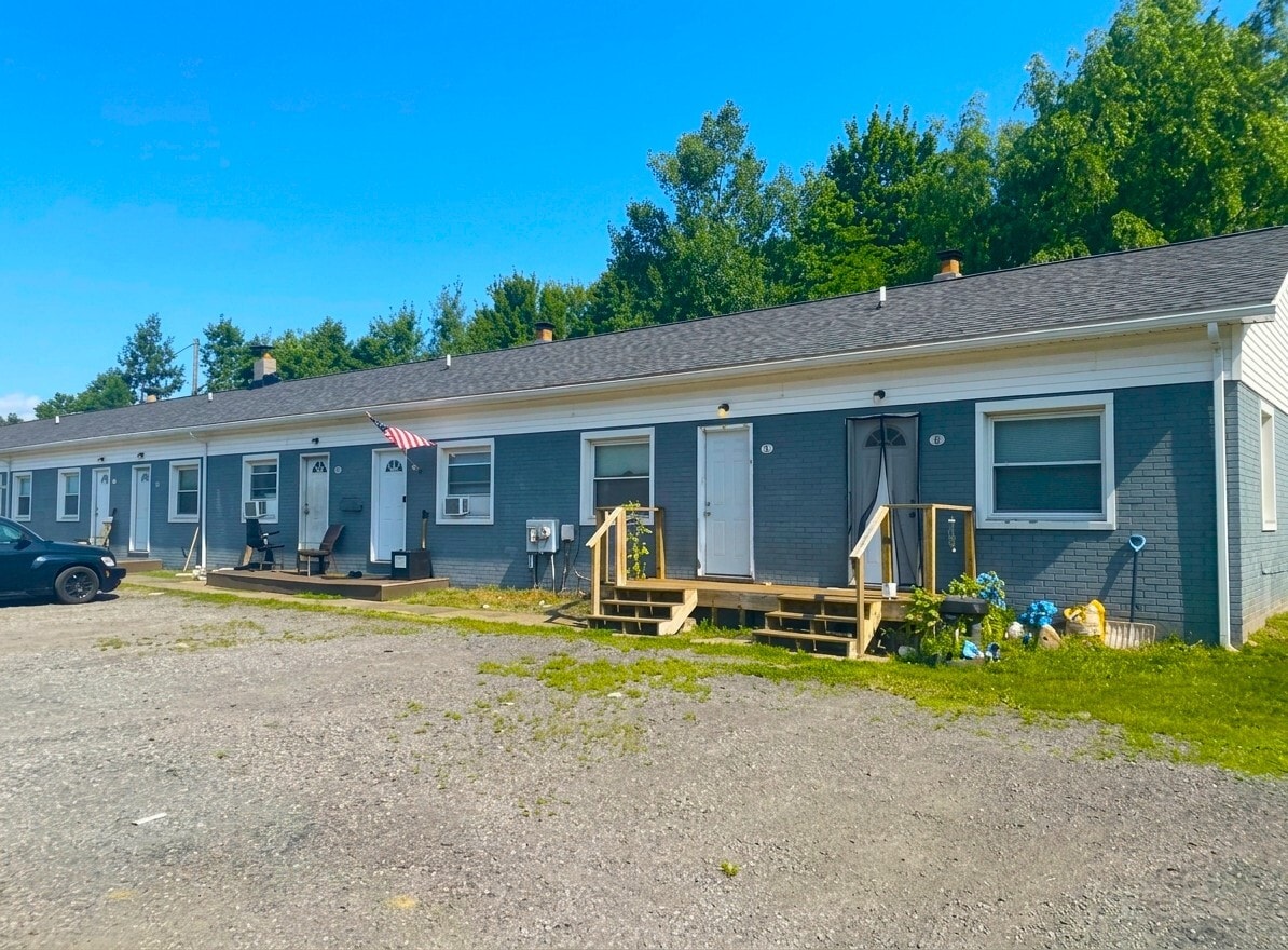 1724 Youngstown Kingsville Rd NE, Vienna, OH for Sale