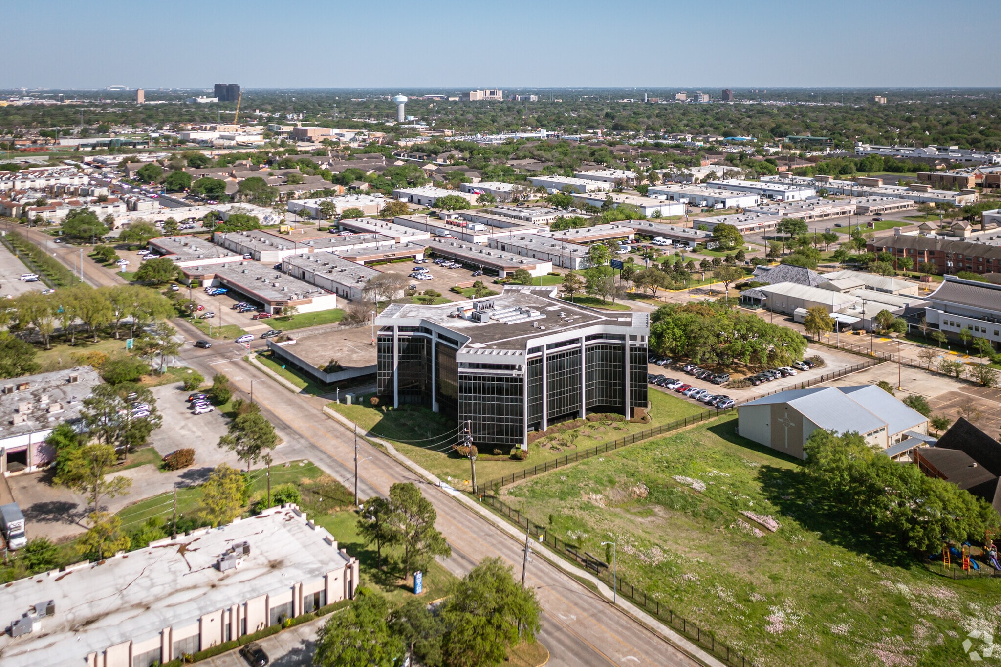 6100 Corporate Dr, Houston, TX for Sale