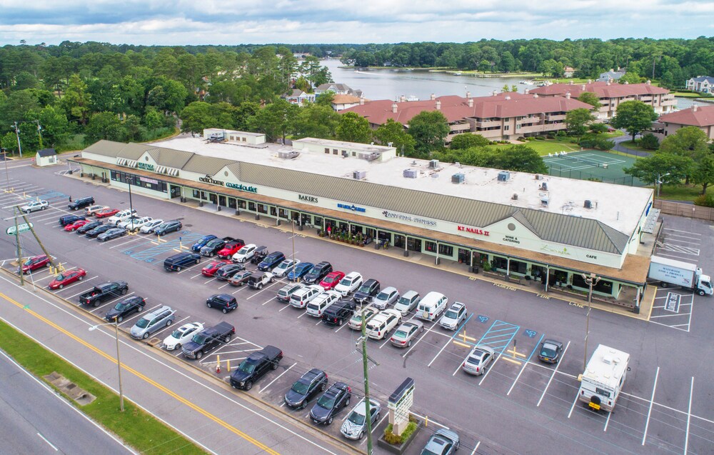 958A-984 Laskin Rd, Virginia Beach, VA for Rent