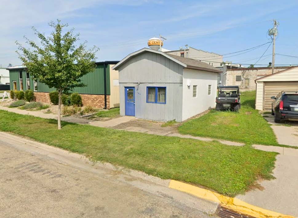 105 2nd St SE, State Center, IA for Sale