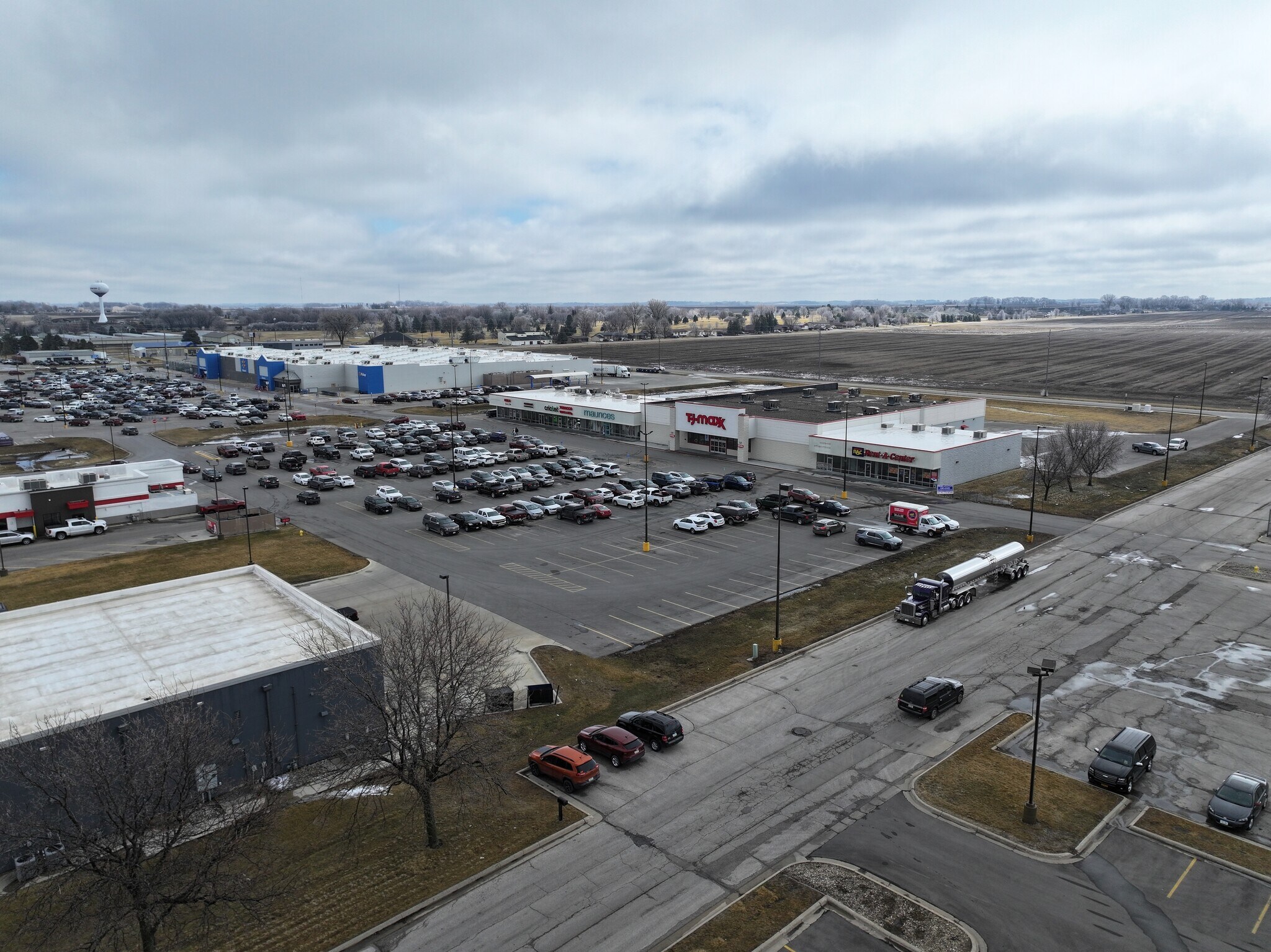 700 11th St SW, Spencer, IA for Sale