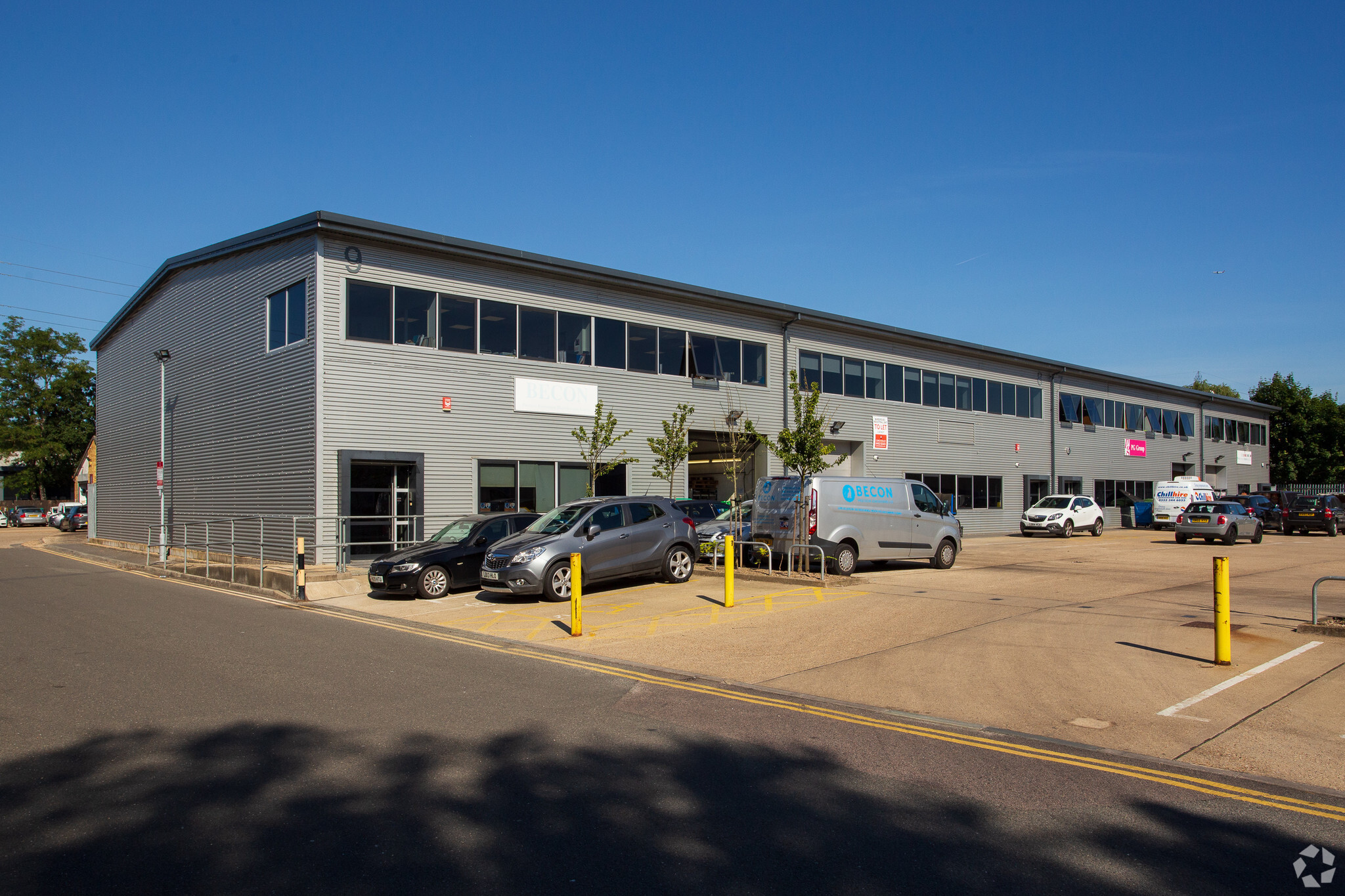 109 Chertsey Rd, Byfleet, SRY for Rent