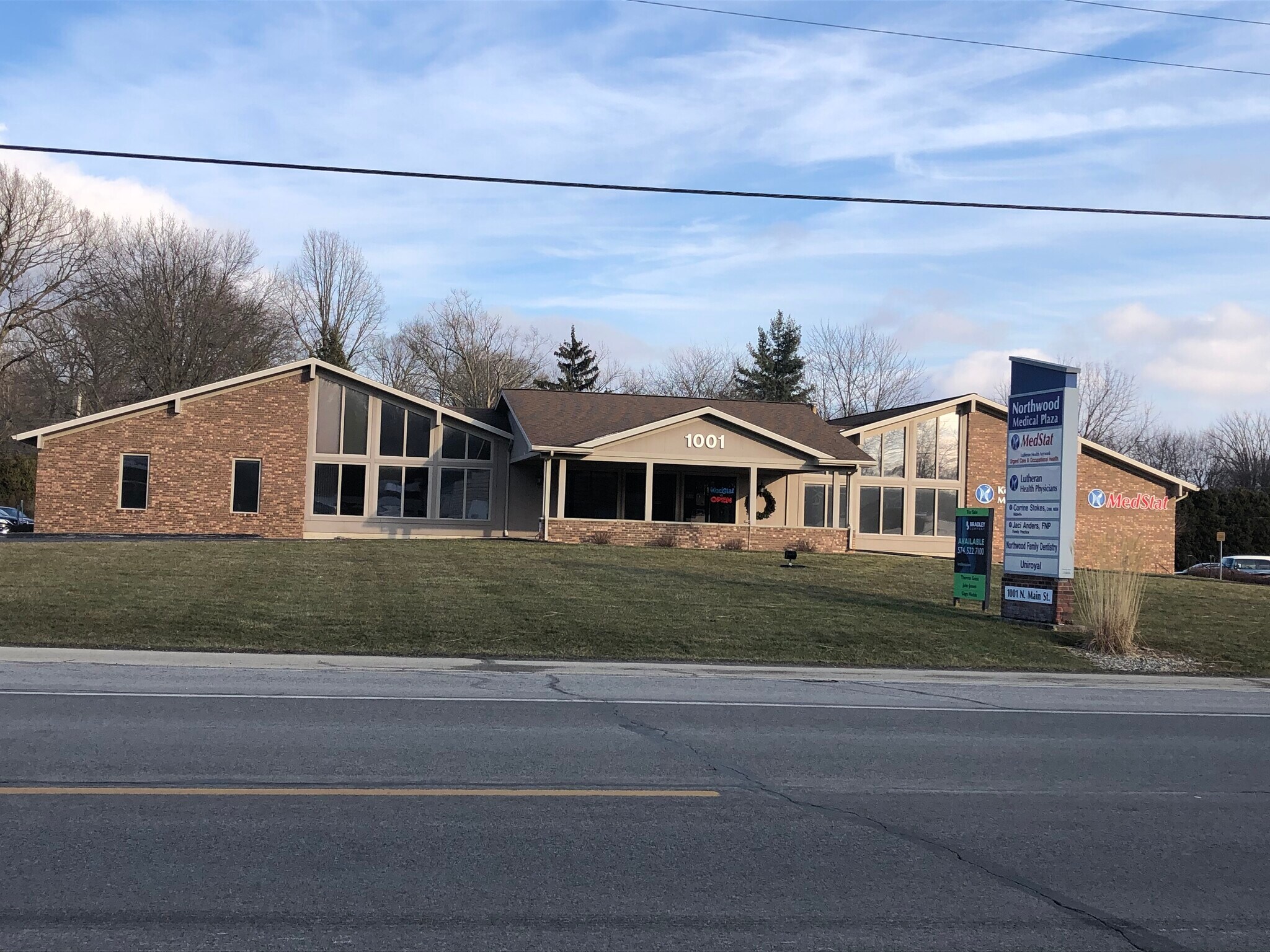 1001 N Main St, Nappanee, IN for Sale