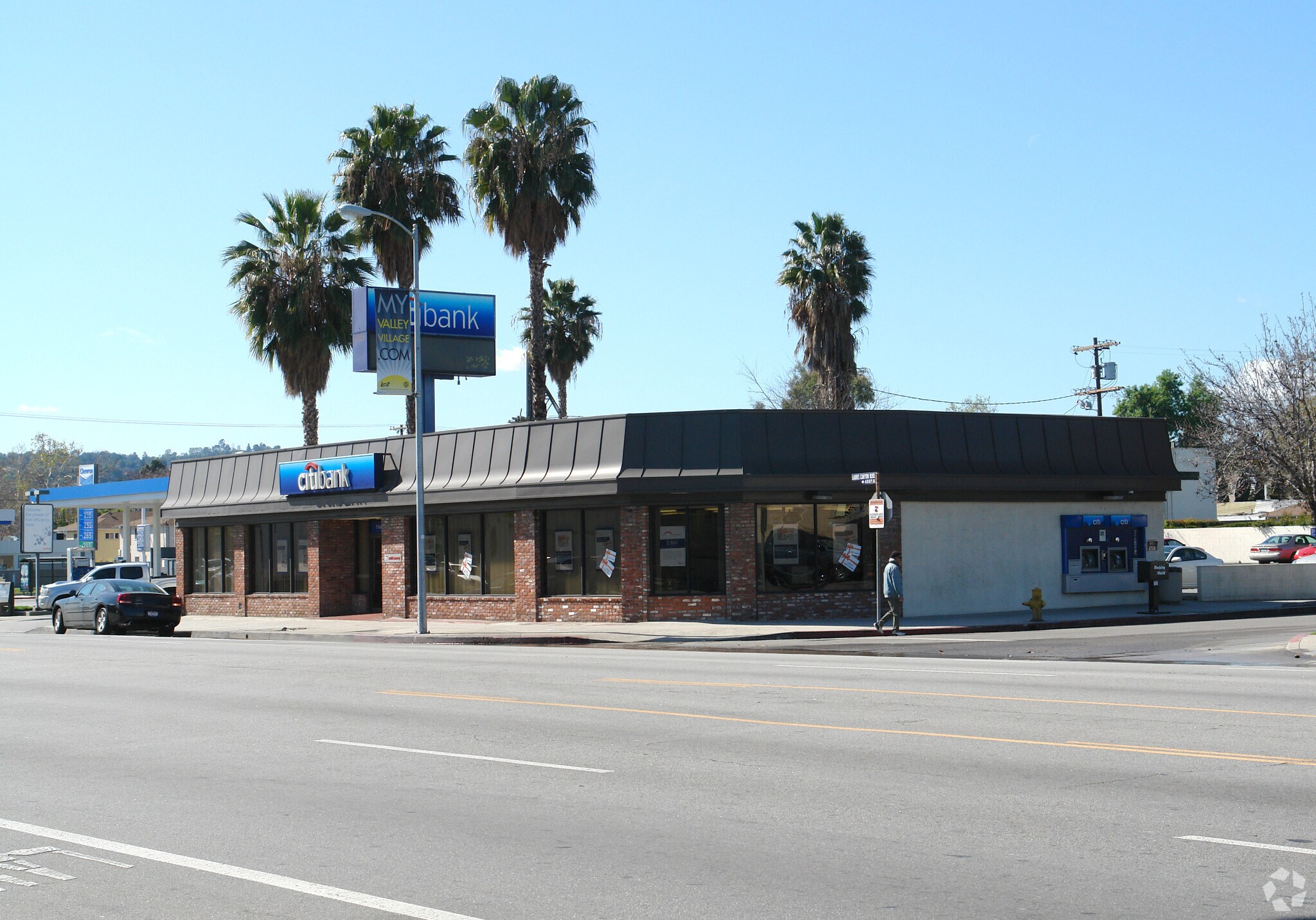 4821 Laurel Canyon Blvd Valley Village, CA 91607 Retail Property for Sale on