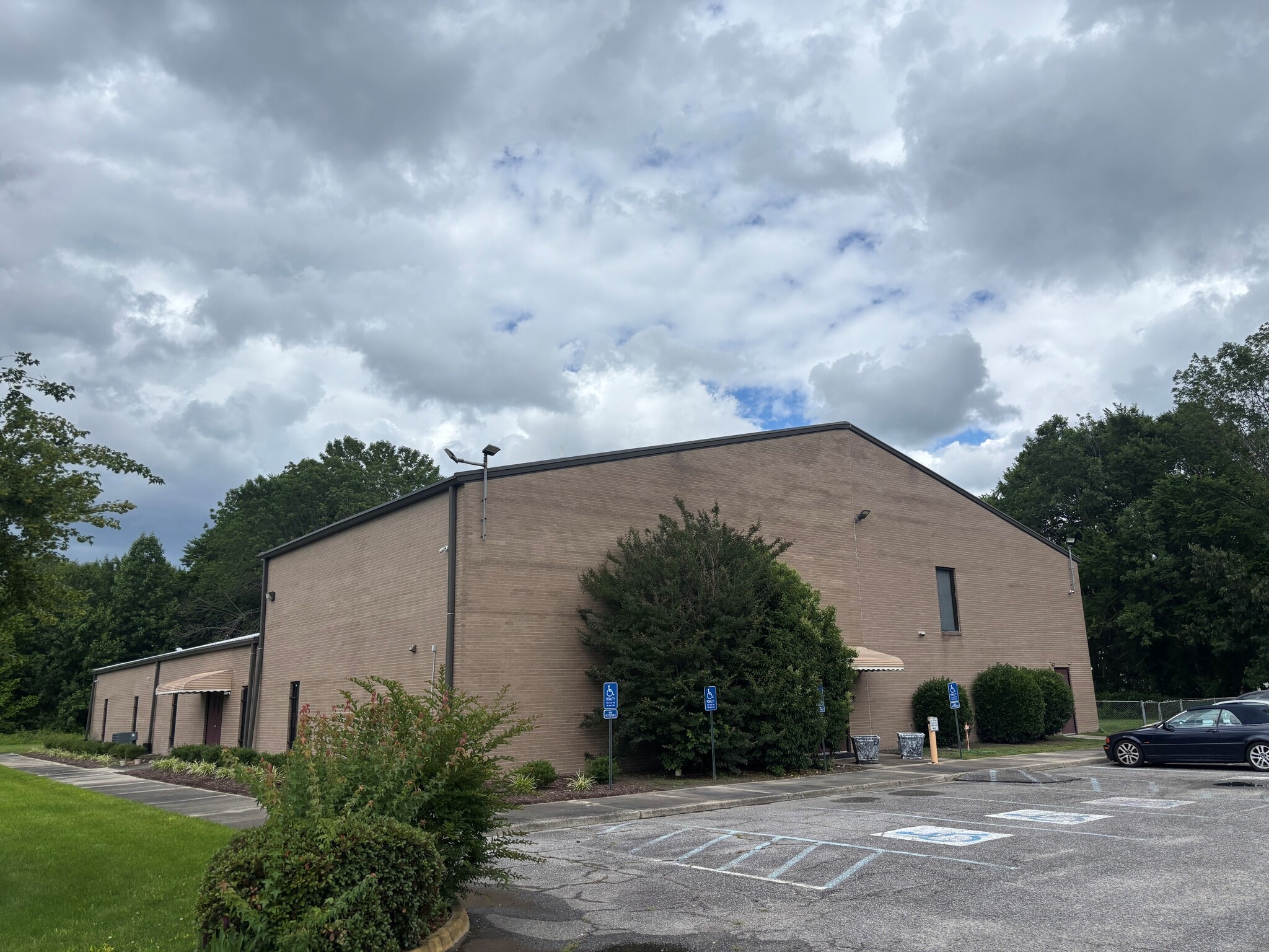 952 Indian Lakes Blvd, Virginia Beach, VA for Sale