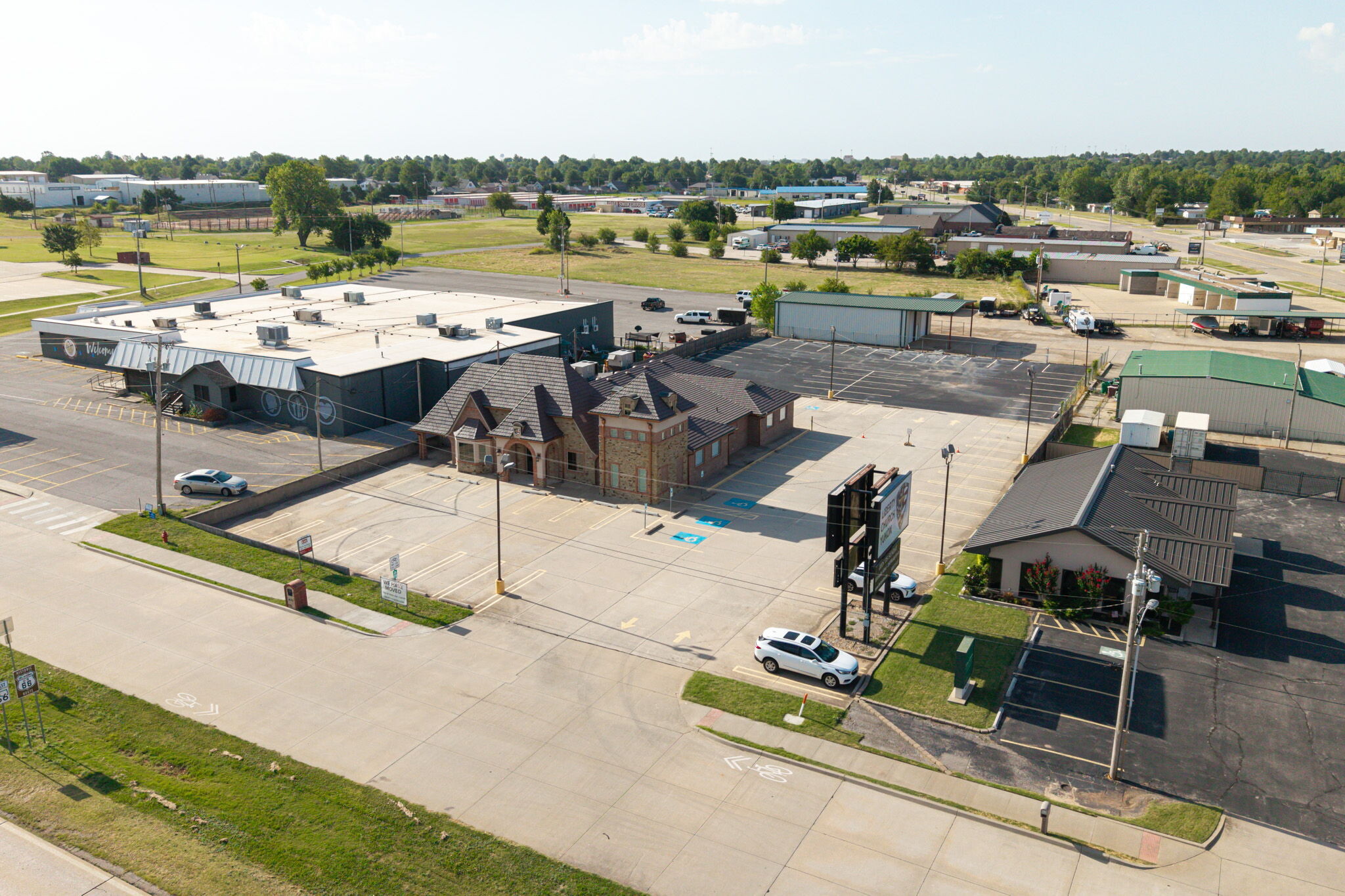 450 E Main St, Yukon, OK for Sale