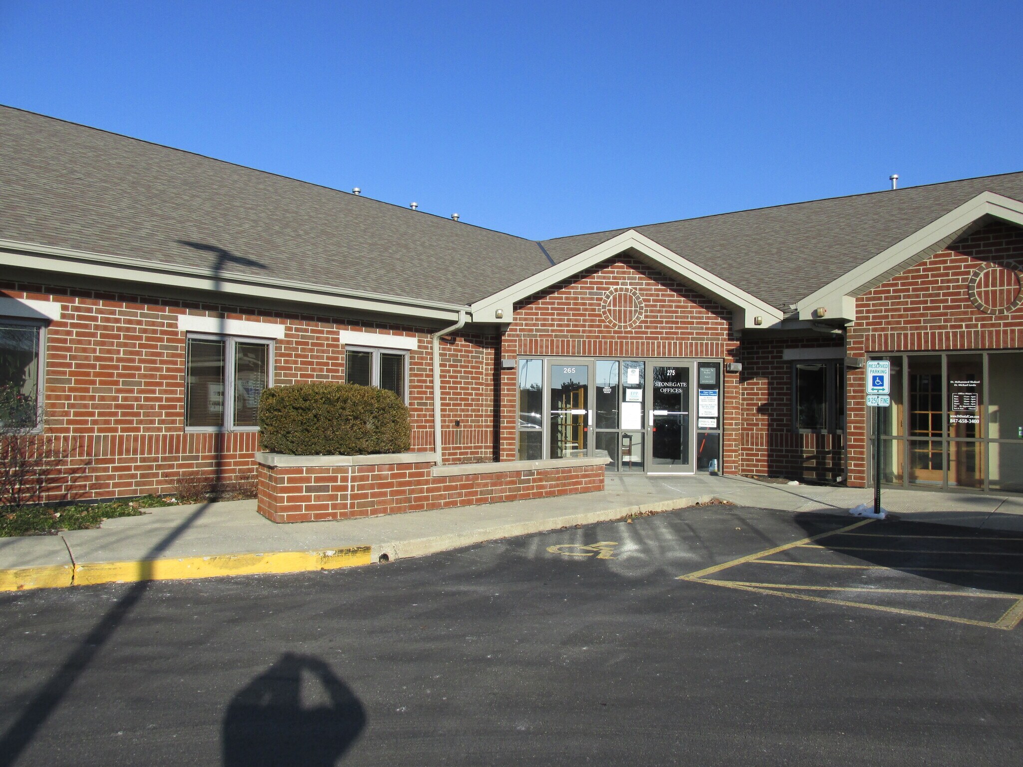 245-285 Stonegate Rd, Algonquin, IL for Sale