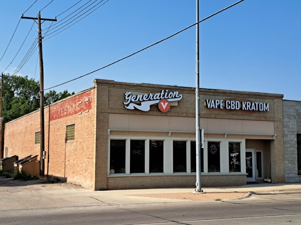 139 W 3rd St, Chadron, NE for Sale