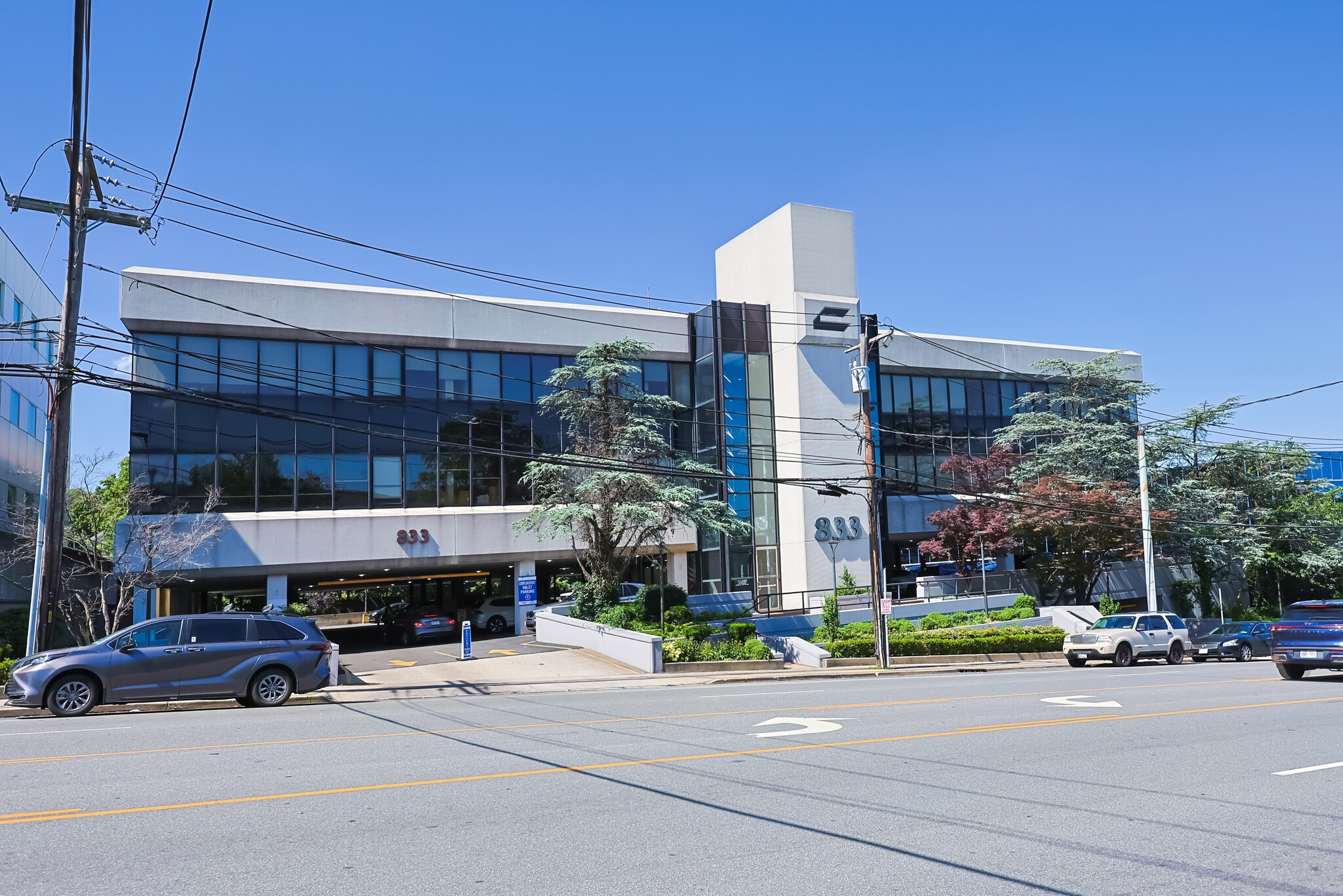 833 Northern Blvd, Great Neck, NY for Rent