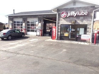 955 N Main St  