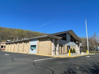 Woodbridge, CT Retail - 194 Amity Rd