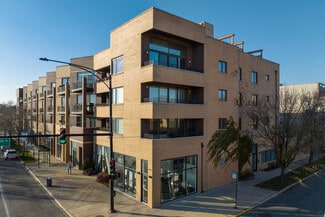 Chicago, IL Apartments - 2800-2802 W Chicago Ave