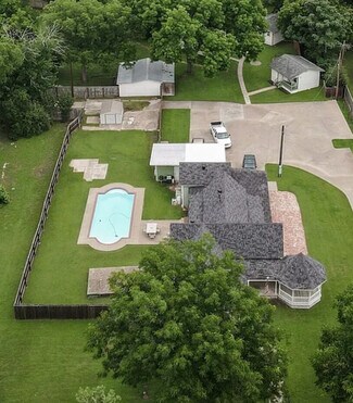 Granbury, TX Hospitality - 512 N Travis St Granbury, TX Hospitality - 512 N Travis St