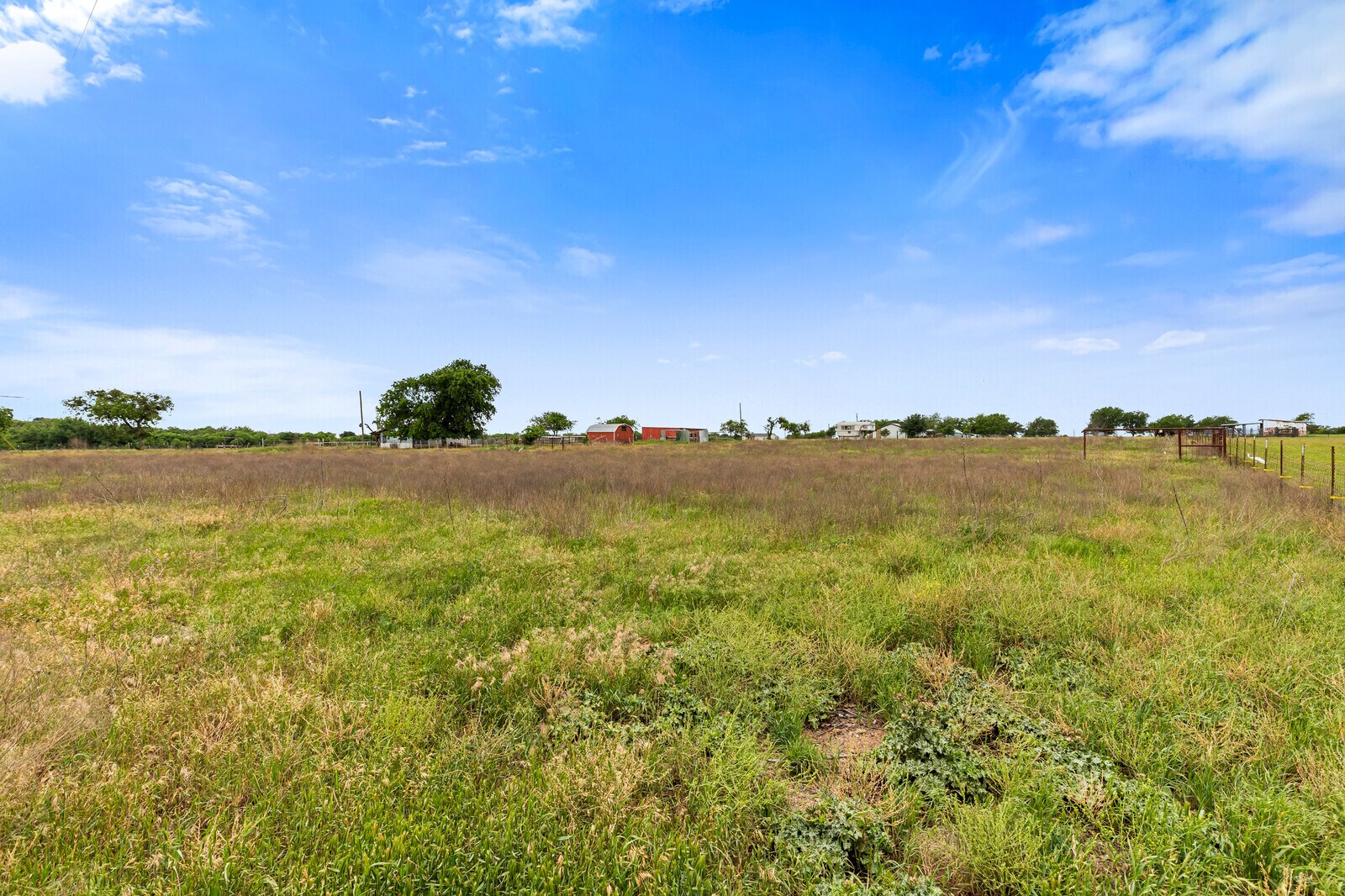 729 Twin Bends Rd, Crawford, TX for Sale