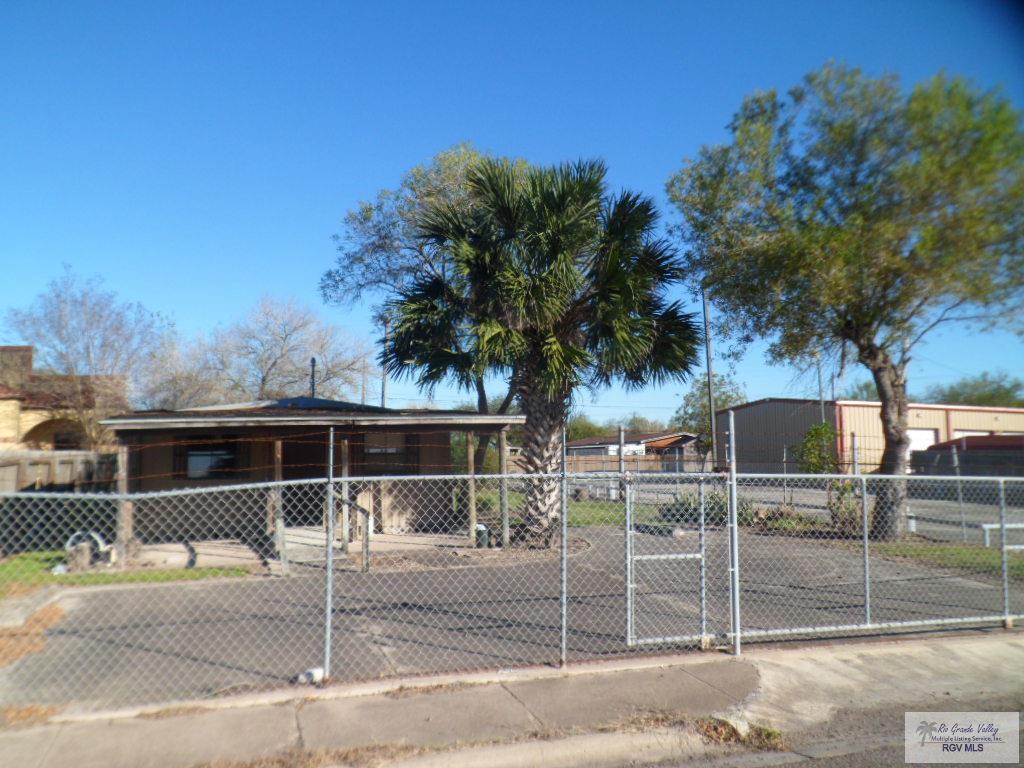 1101 S F St, Harlingen, TX for Sale