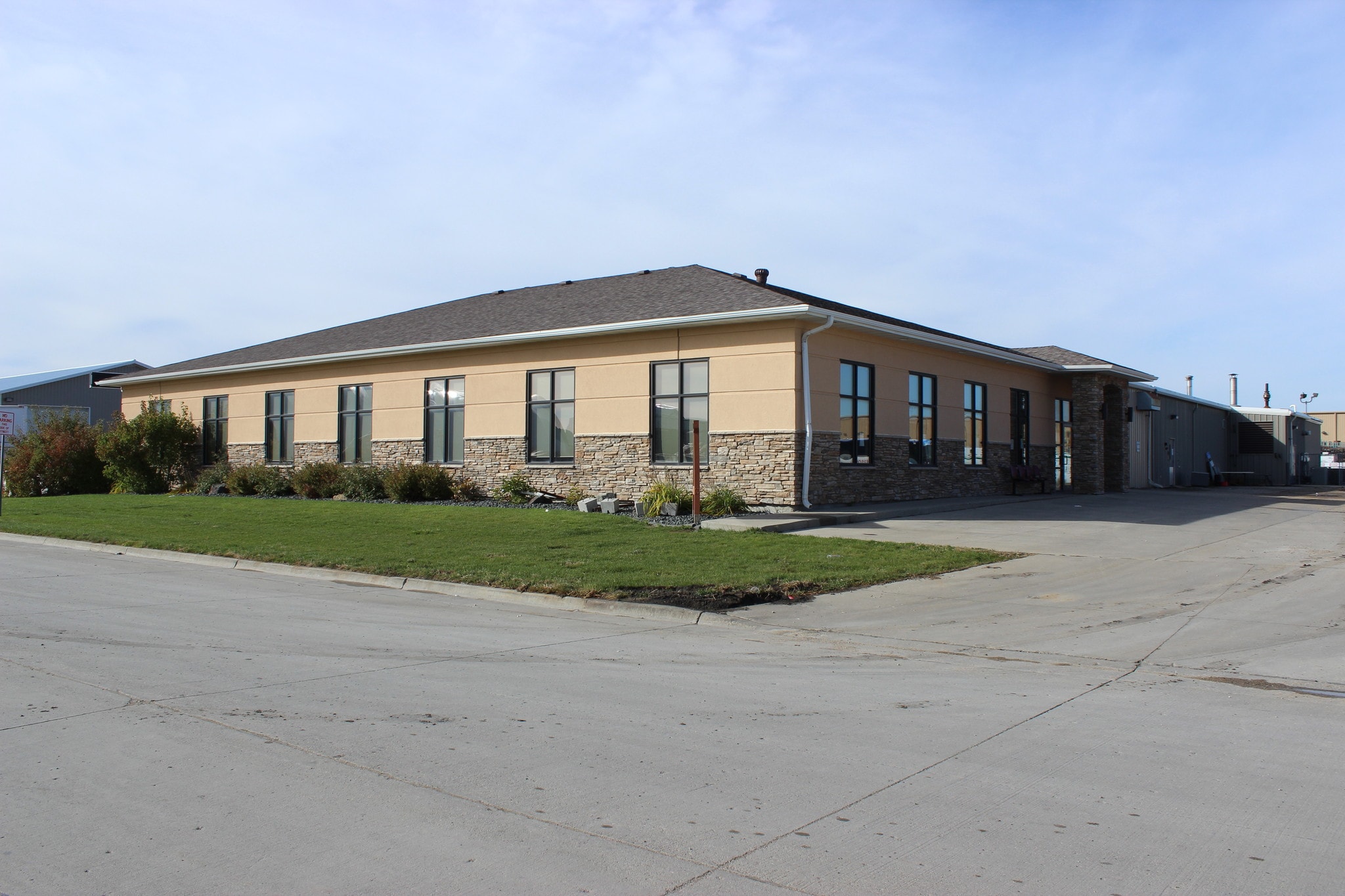 214 12th St NW, West Fargo, ND for Sale