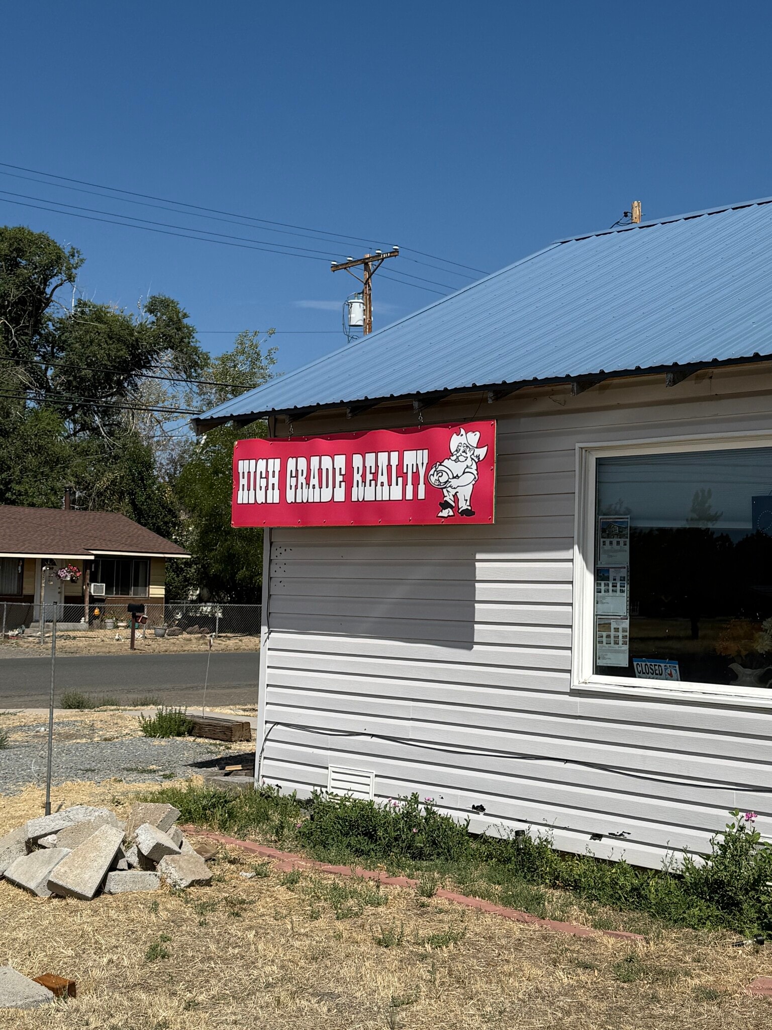 1302 N East St, Alturas, CA for Sale