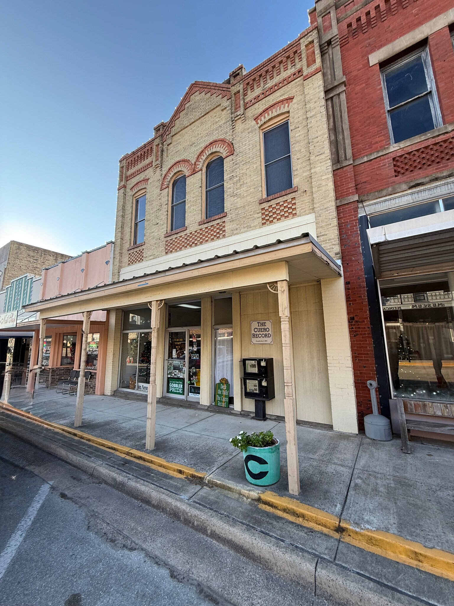 119 E Main St, Cuero, TX for Sale
