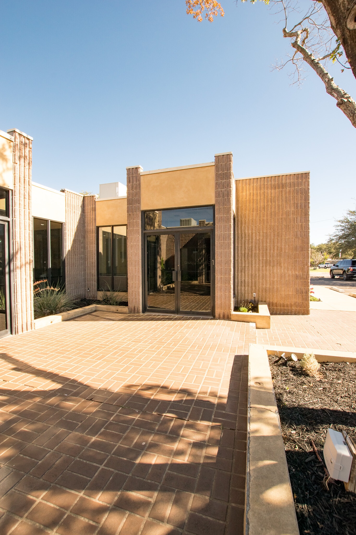 2000 W Cuthbert Ave, Midland, TX for Sale
