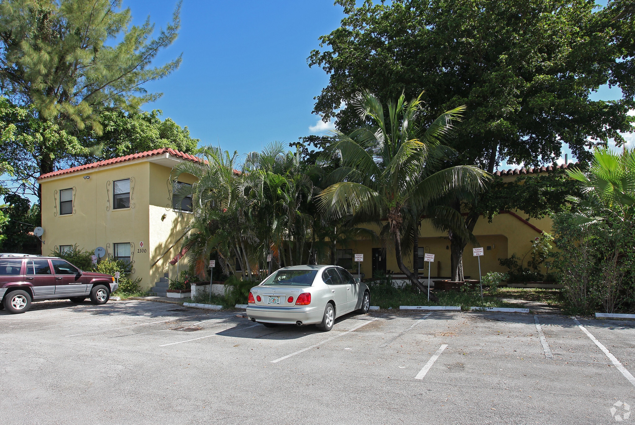 2300 NE 6th Ave, Wilton Manors, FL for Sale