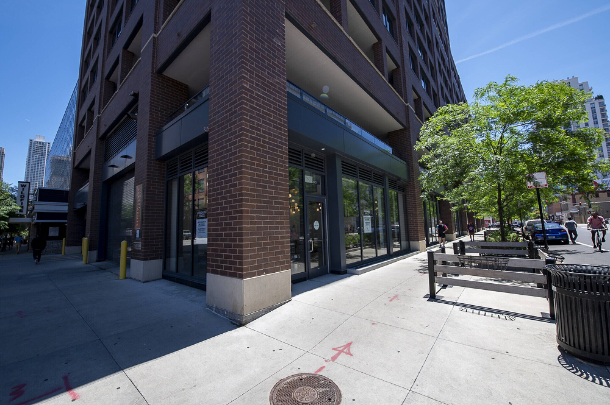 637-643 N Wells St, Chicago, IL for Rent