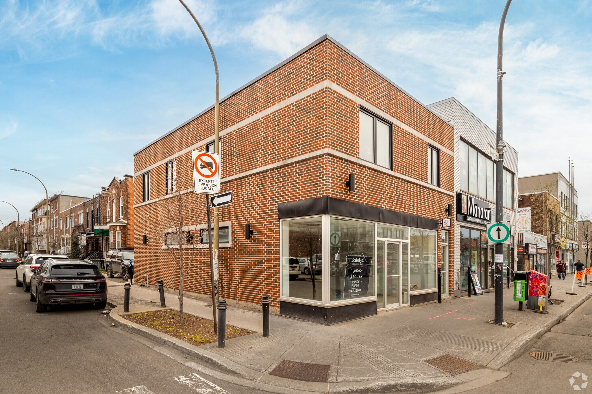 800-802 Rue Jean-Talon O, Montréal, QC for Sale