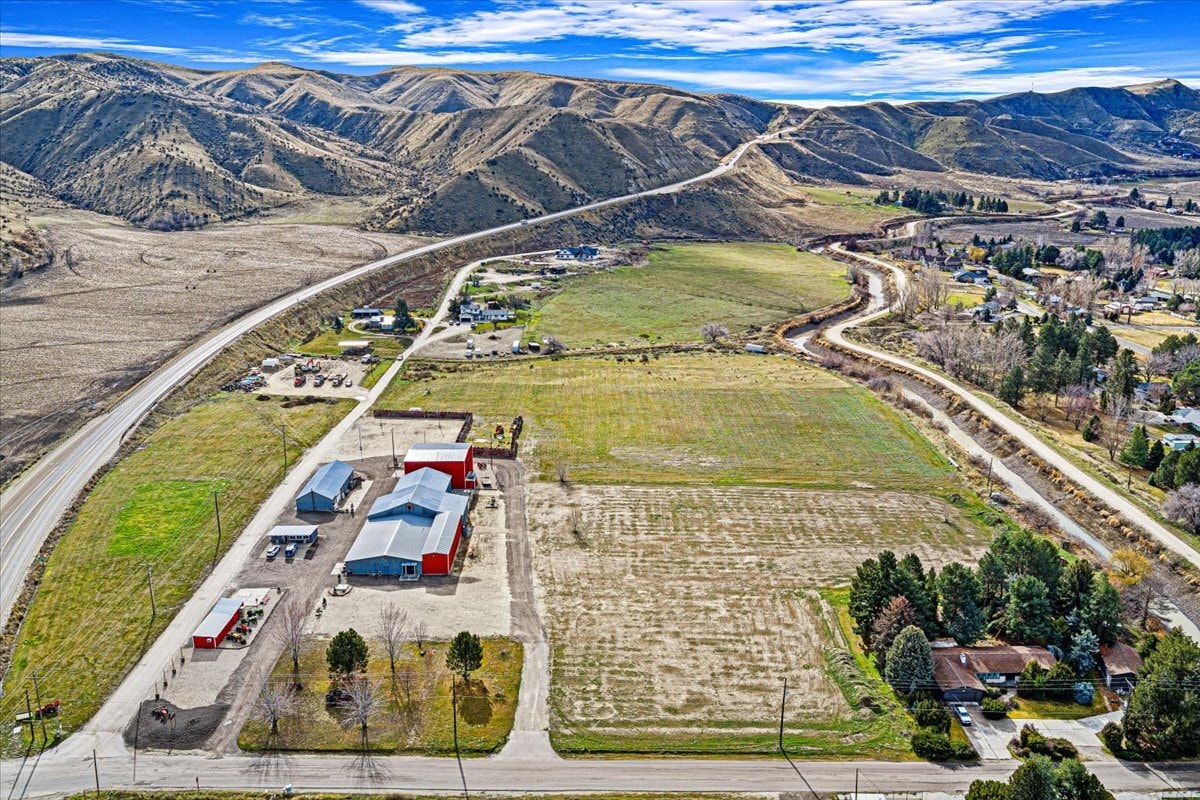 2731 Cherry Ln, Emmett, ID for Sale
