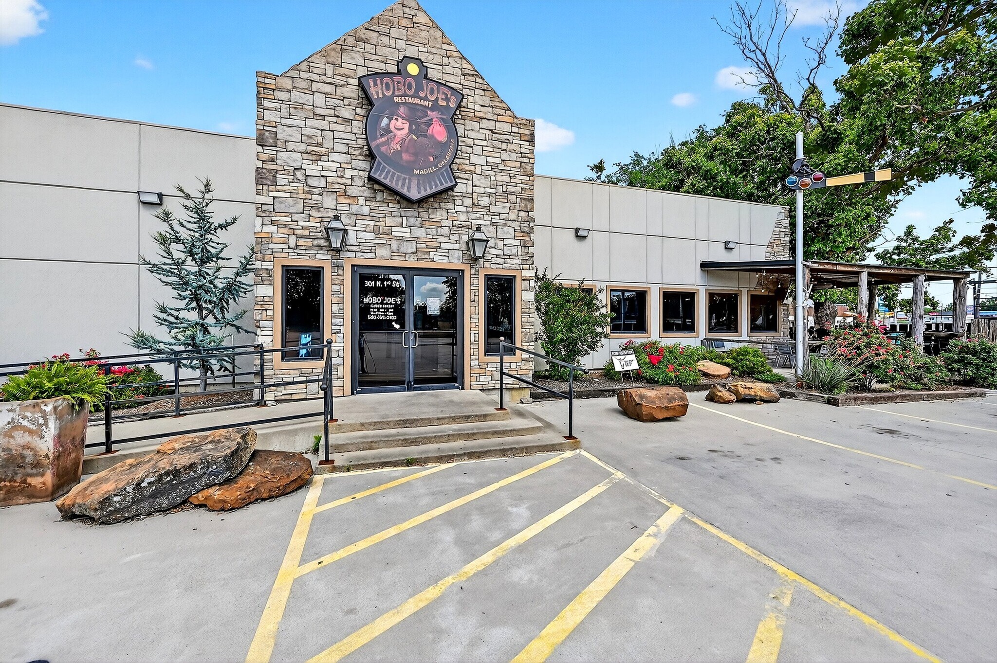 301 N 1st St, Madill, OK for Sale