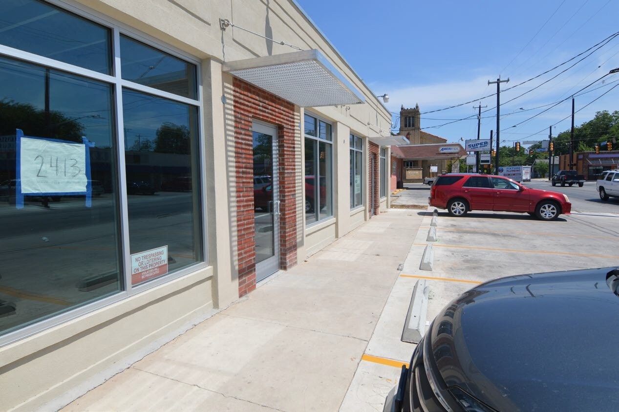 2413 N Zarzamora St, San Antonio, TX for Rent