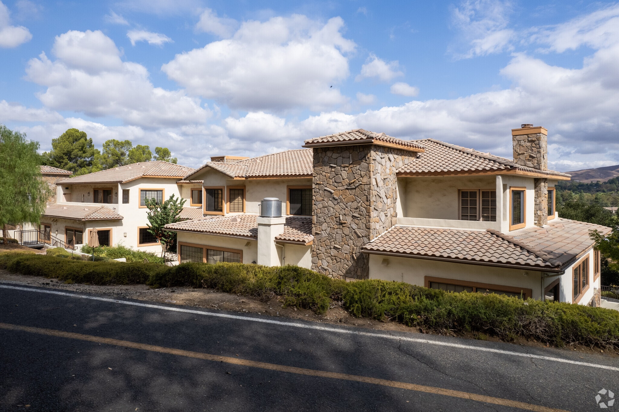 28118 Agoura Rd, Agoura Hills, CA for Sale