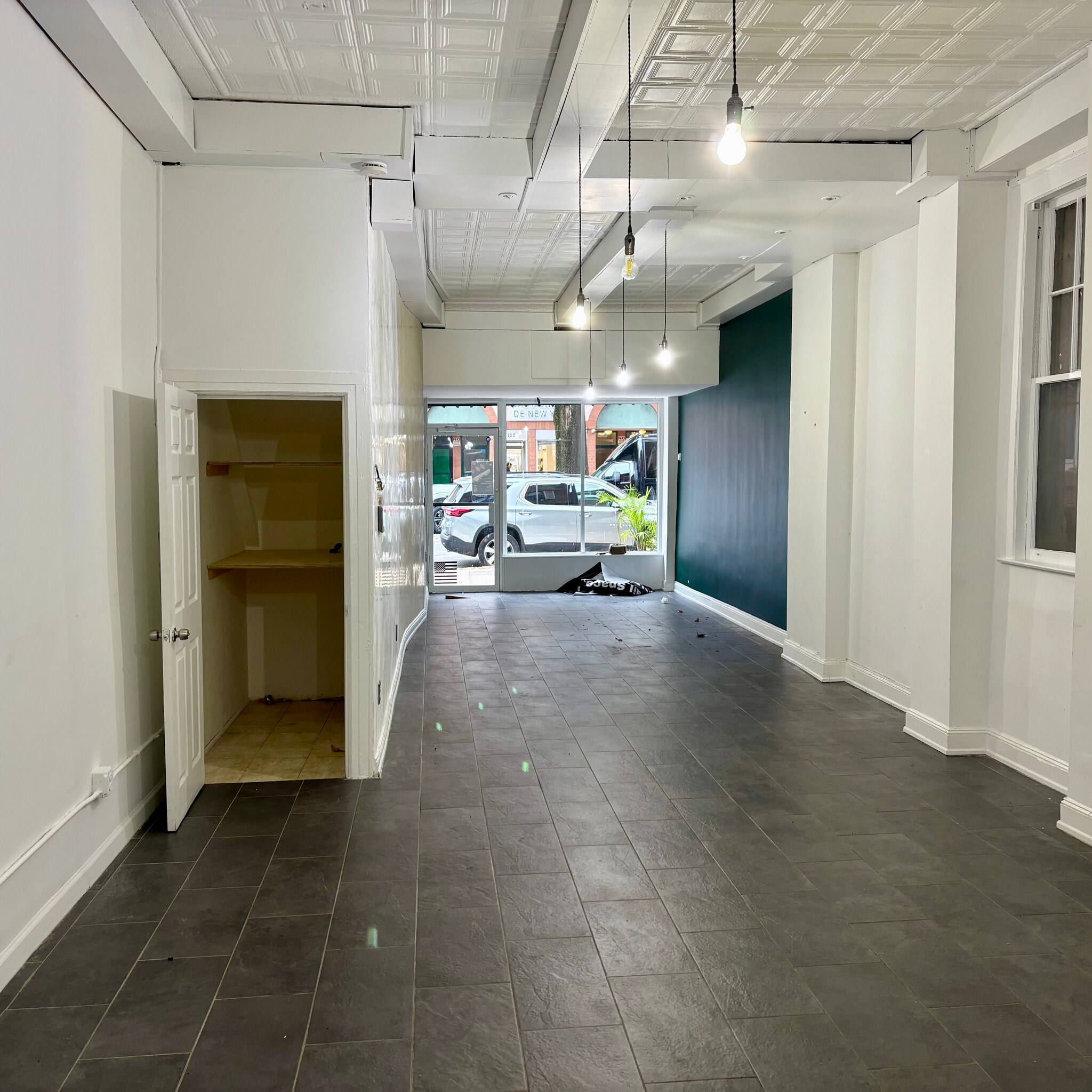 23-28 Steinway st, Queens, NY for Rent