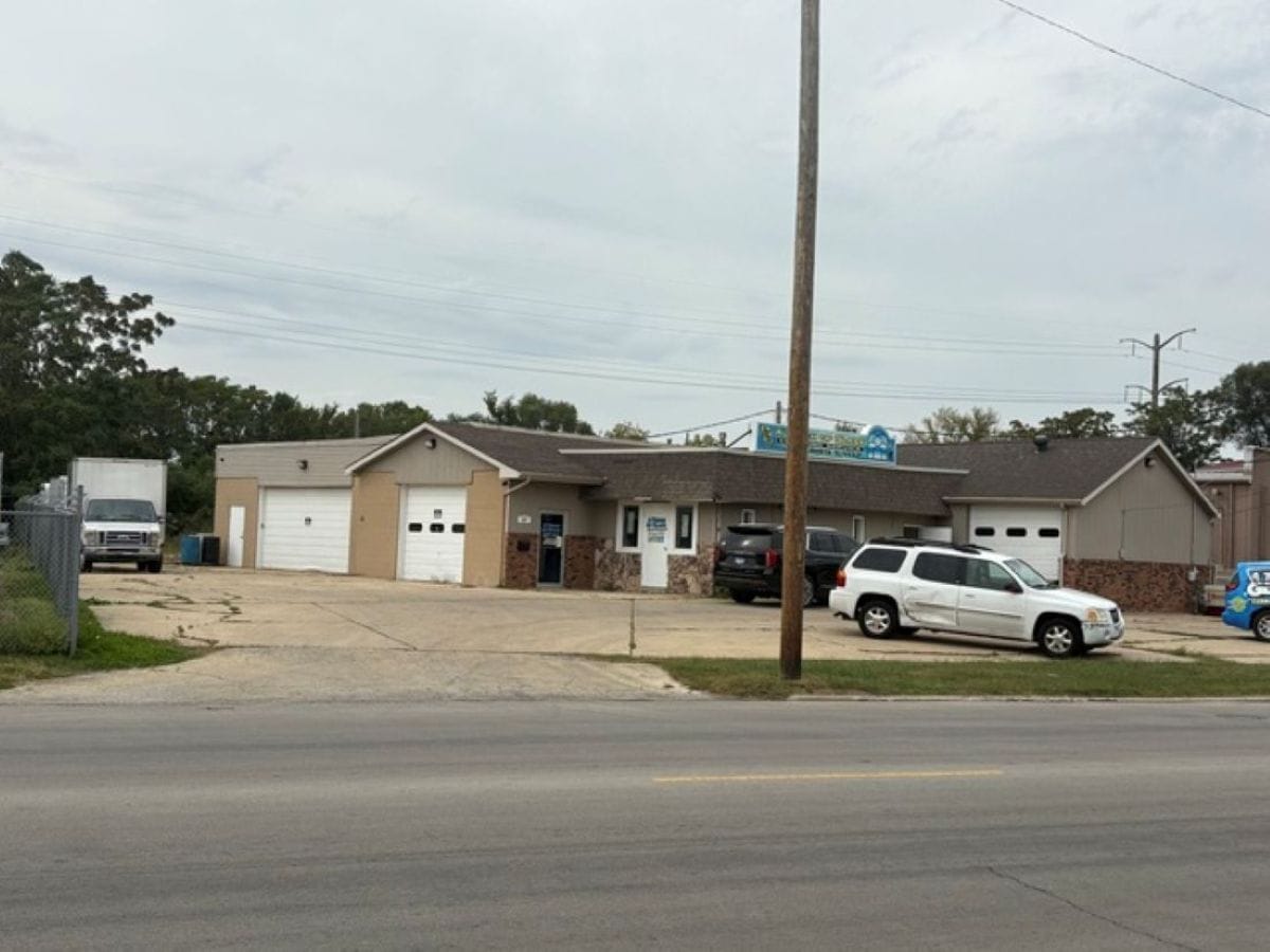 327 S Schuyler Ave, Bradley, IL for Sale