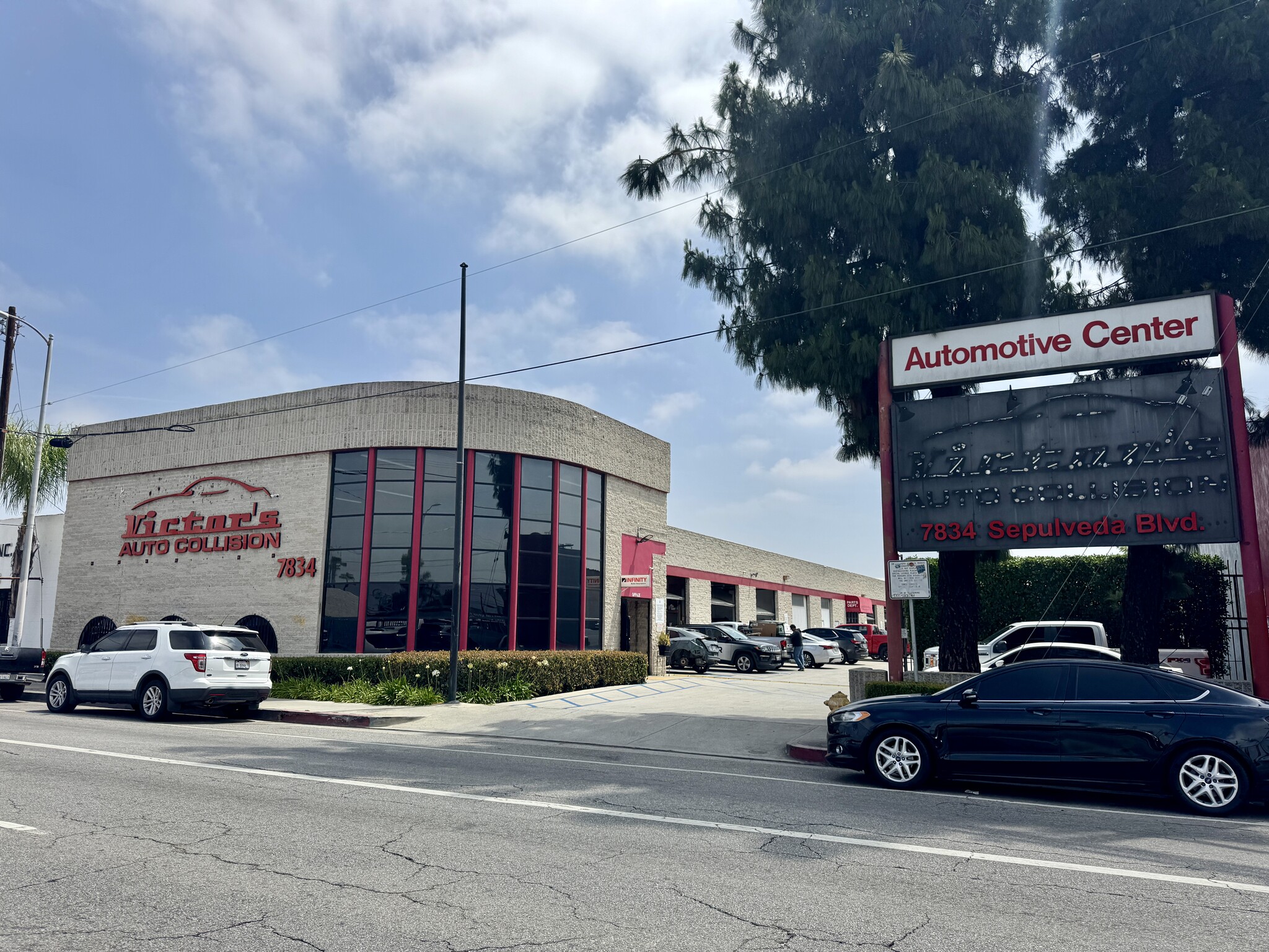7834 Sepulveda Blvd, Van Nuys, CA for Rent