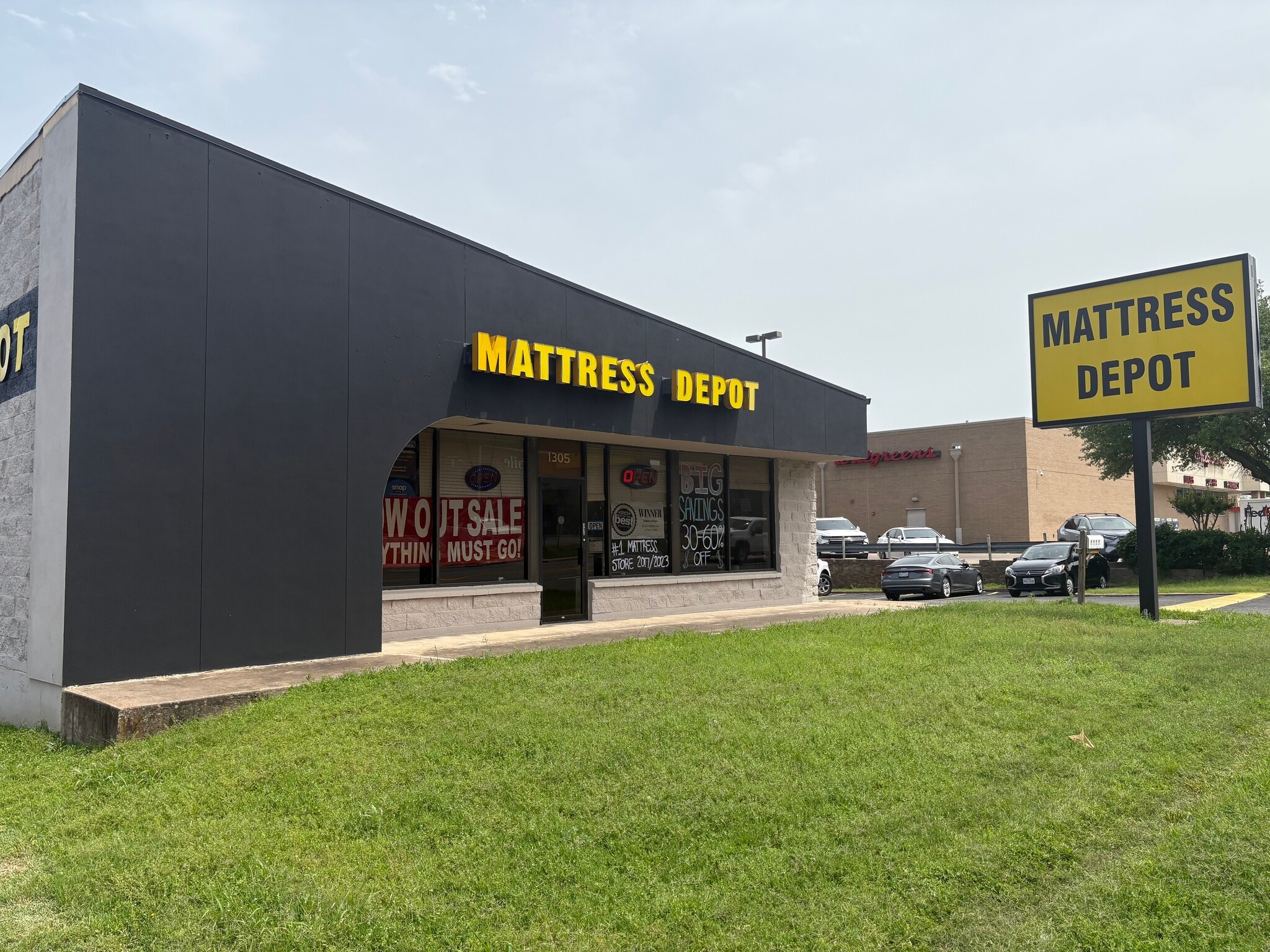 1305 S Main St, Weatherford, TX for Sale