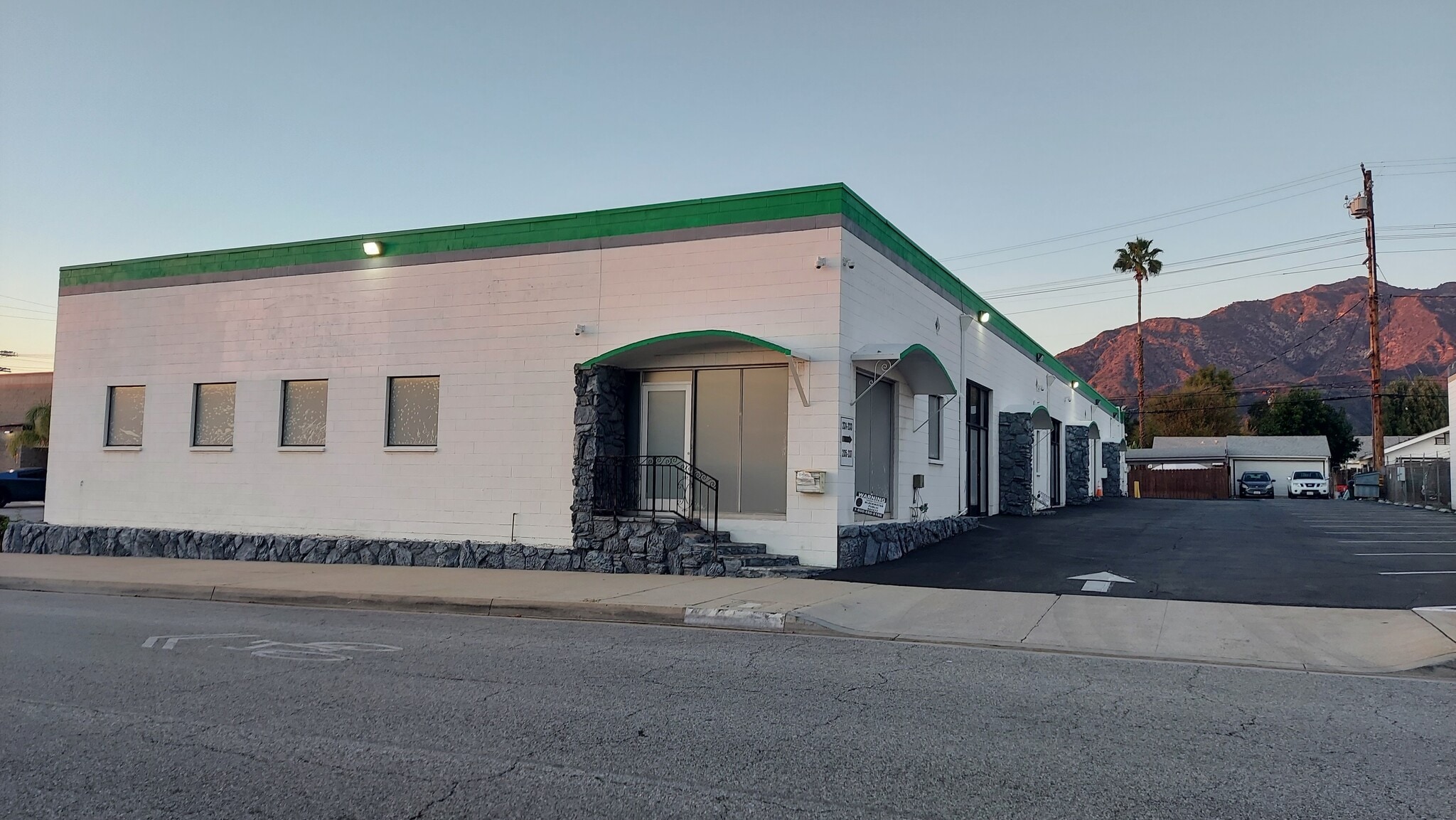 231-237 W Chestnut Ave, Monrovia, CA for Sale