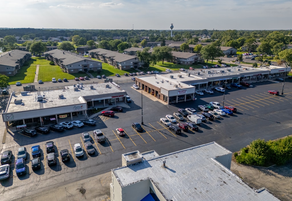 10S620-10S644 S Kingery Hwy, Willowbrook, IL for Sale