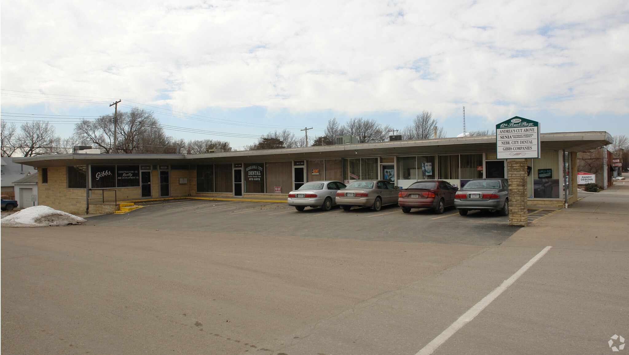 102-110 S 12th St, Nebraska City, NE for Rent