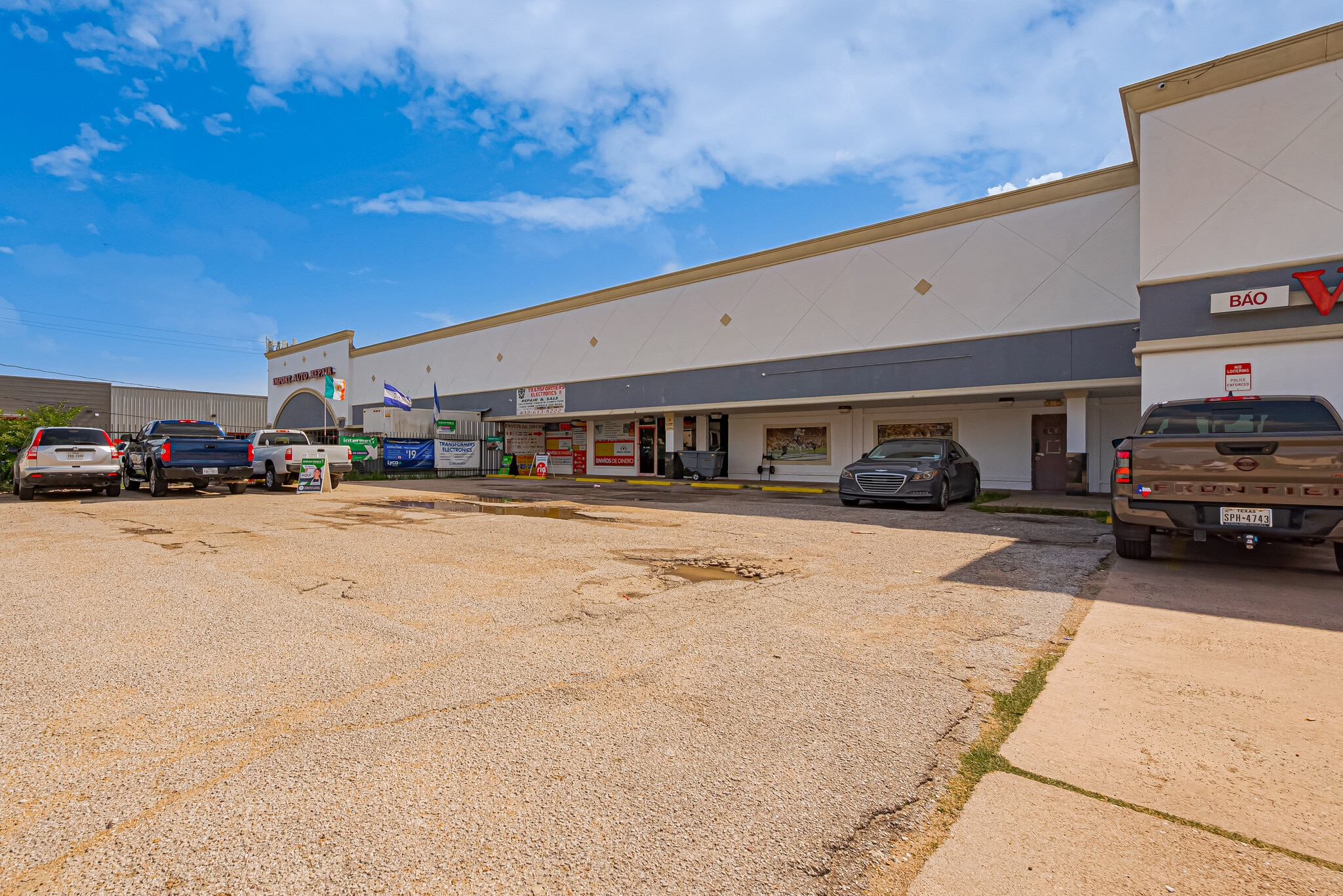 8002 Boone Rd, Houston, TX for Rent