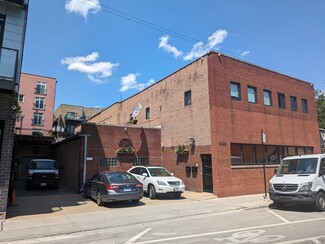 Chicago, IL Flex - 448 N Halsted St