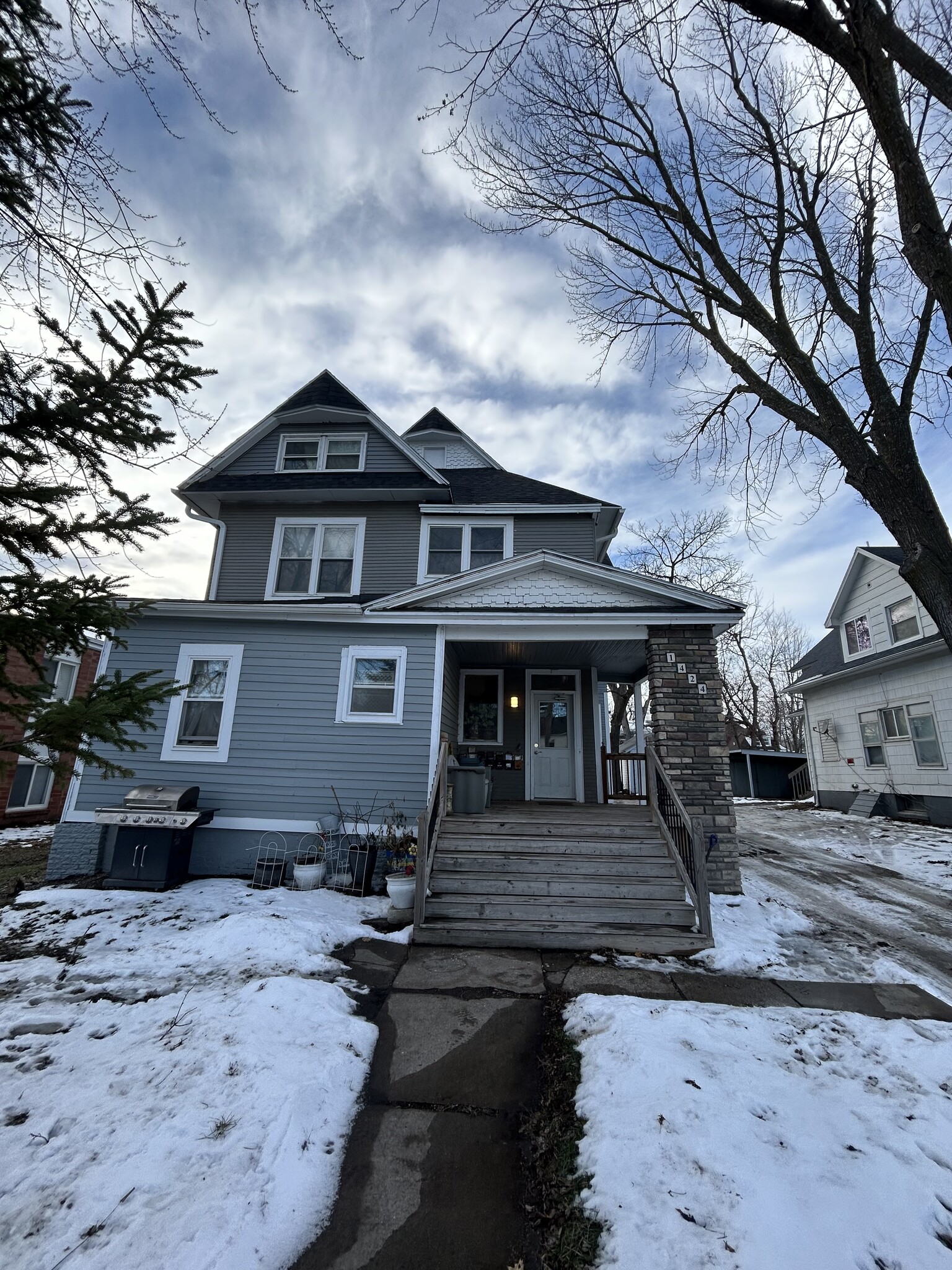 1424 30th St, Des Moines, IA for Sale